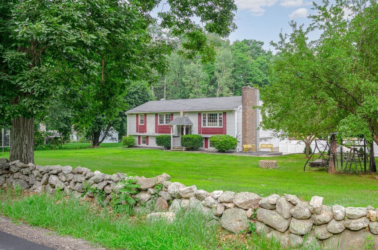 36 Wilson Hill Rd, Merrimack, NH 03054-2904