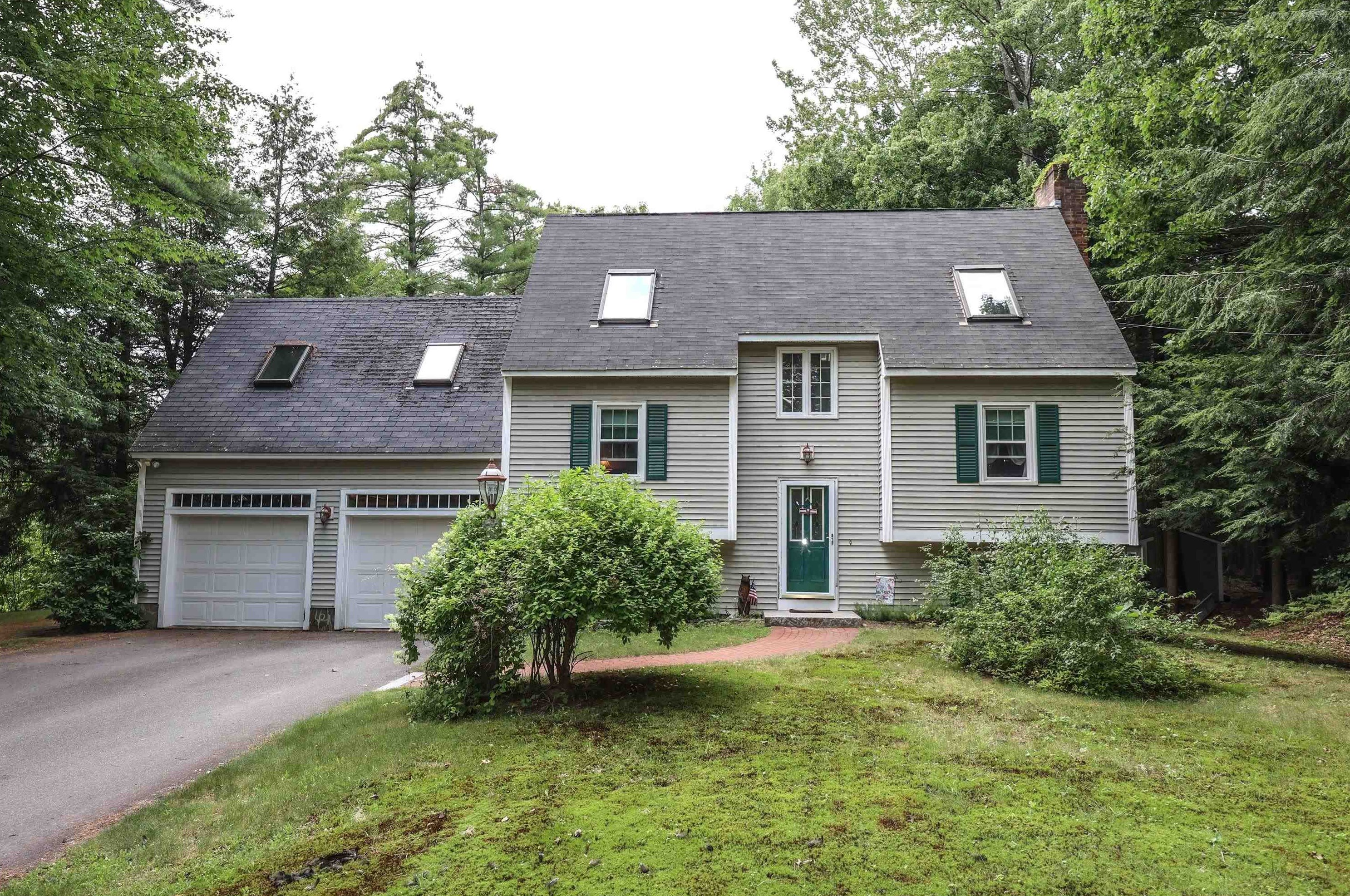 17 Lynn Dr, Manchester, NH 03110-6111