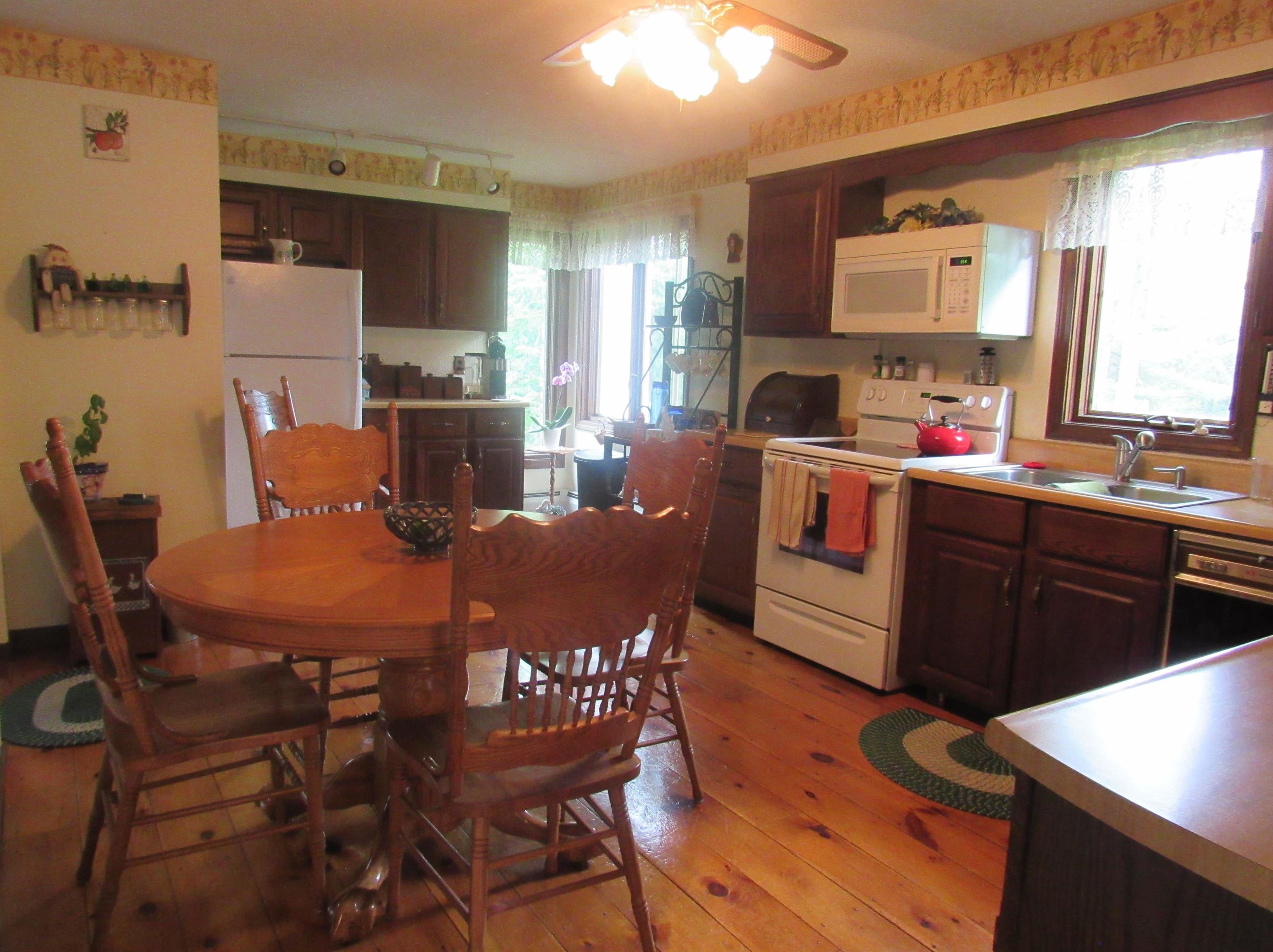 5 Mt Moriah Dr, Shelburne, NH 03581