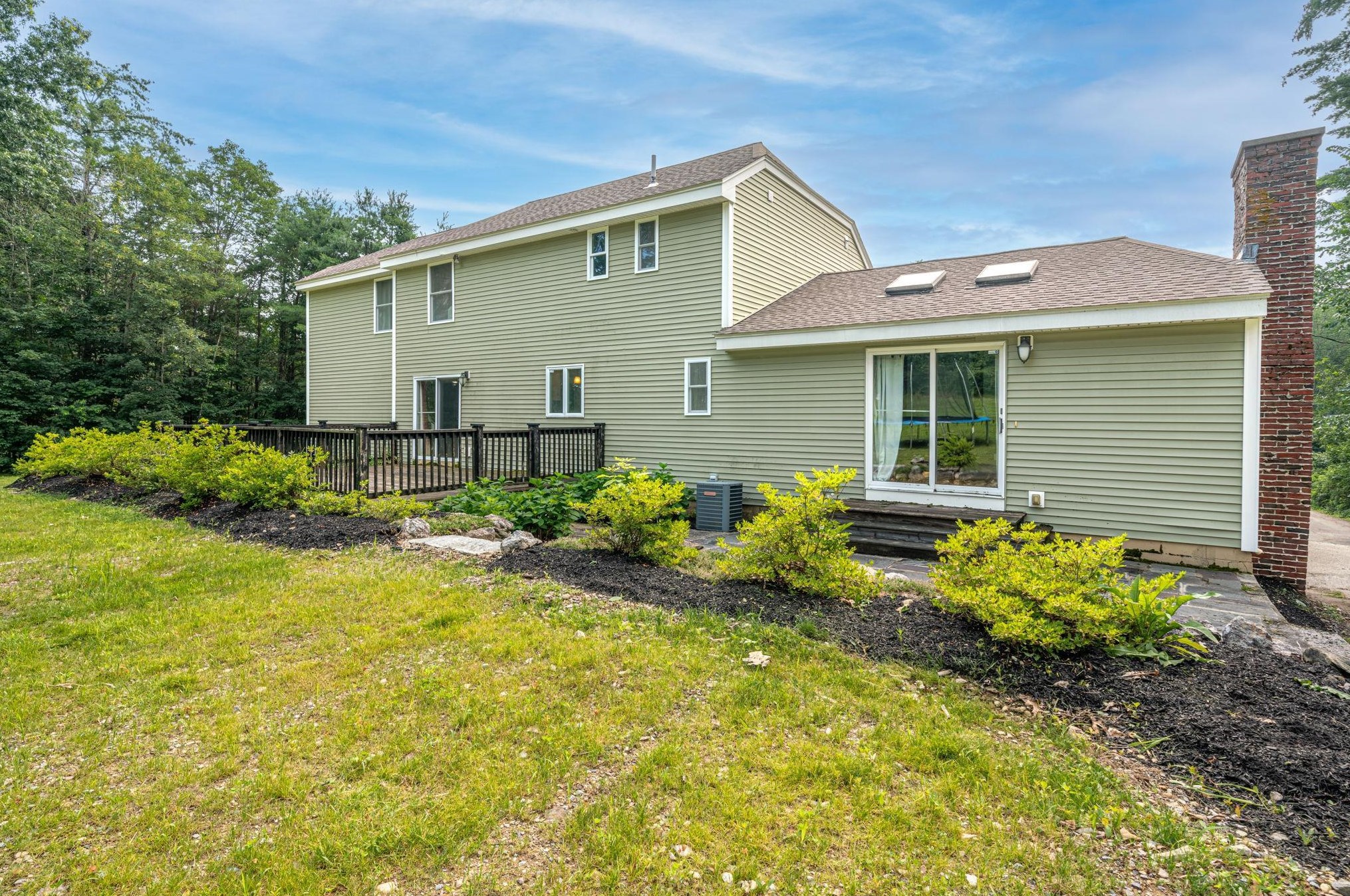 6 Lowell Rd, Windham, NH 03087-1814