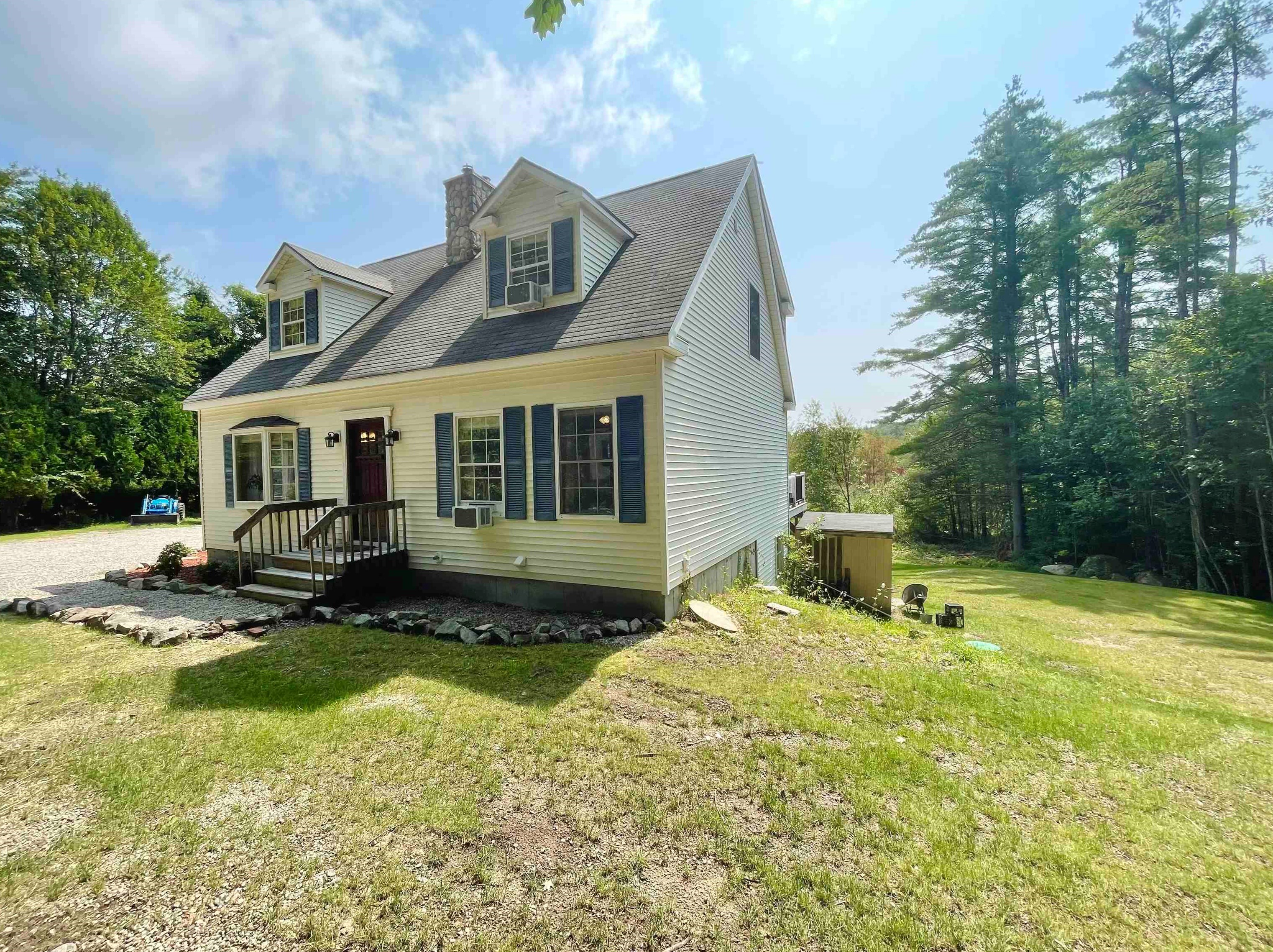 39 Beach Pond Rd, Wolfeboro, NH 03894
