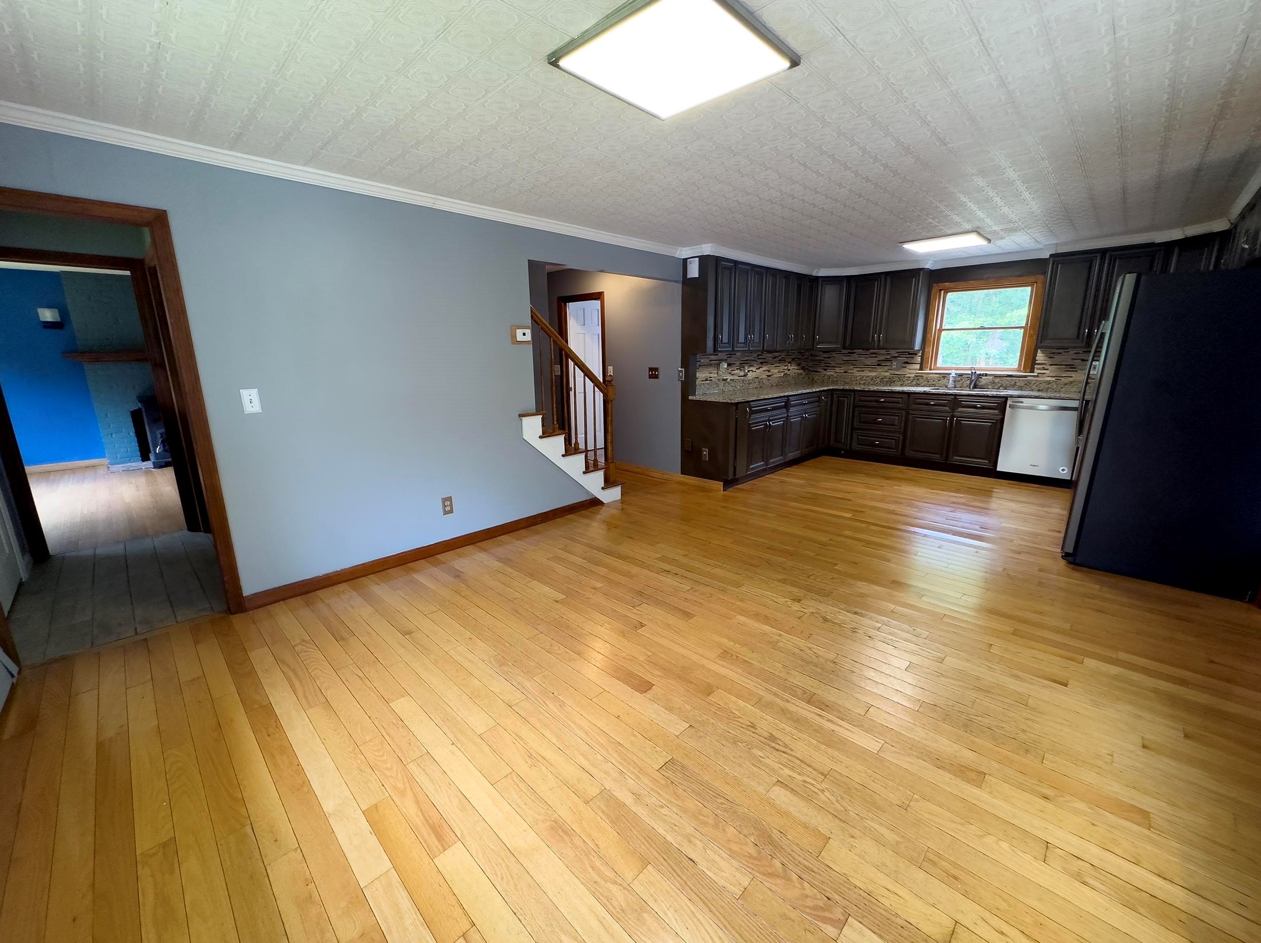 463 Pingree Hill Rd, Auburn, NH 03032