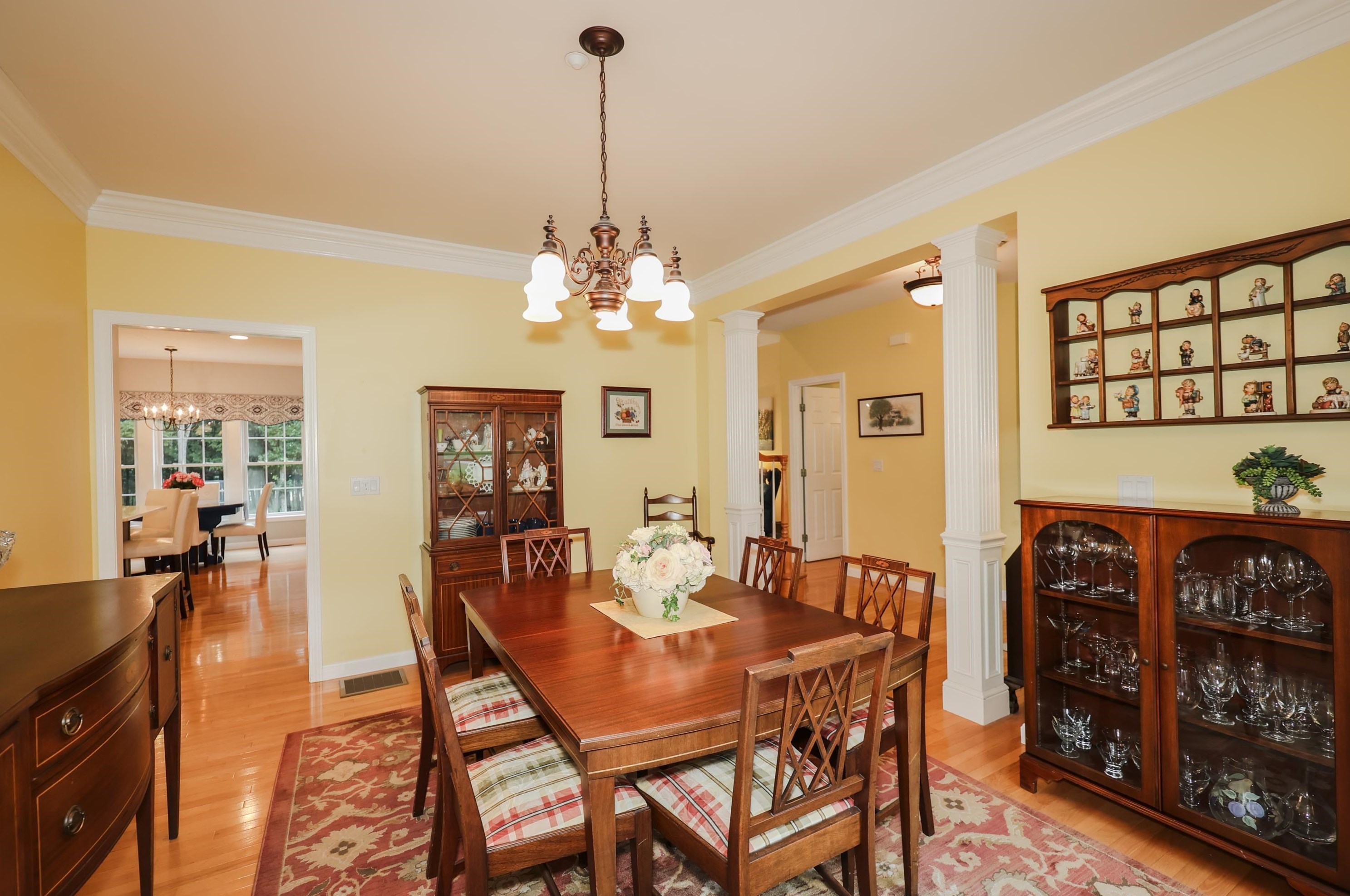 27 Farrwood Dr, Manchester NH 03106-2162 exterior