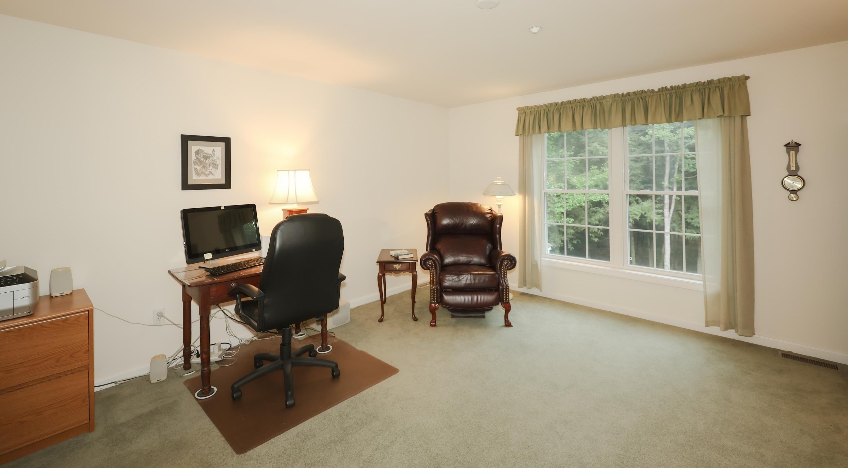 27 Farrwood Dr, Manchester NH 03106-2162 exterior