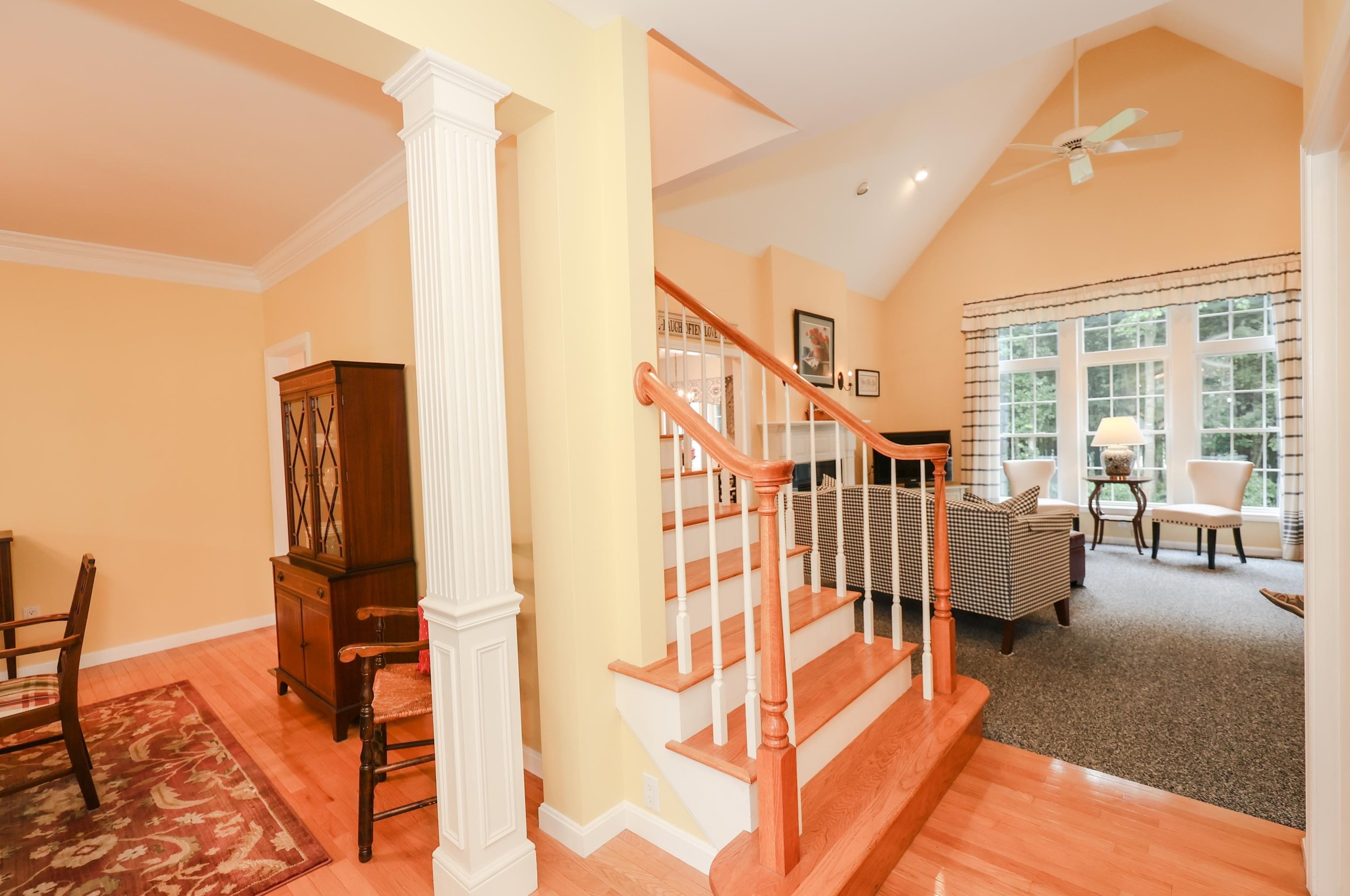 27 Farrwood Dr, Manchester NH 03106-2162 exterior