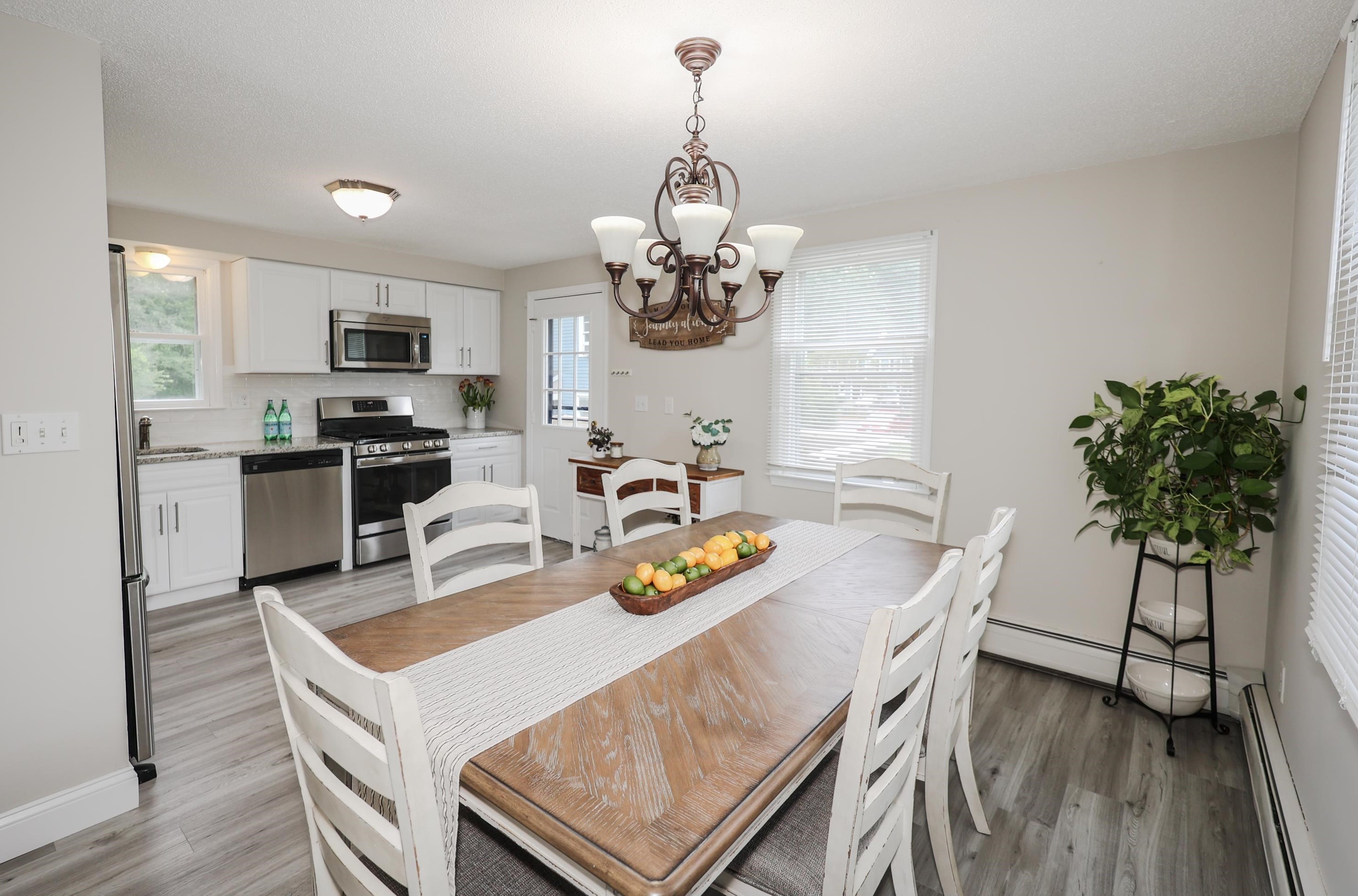 35 Donovan Ct, Merrimack NH 03054-6220 exterior