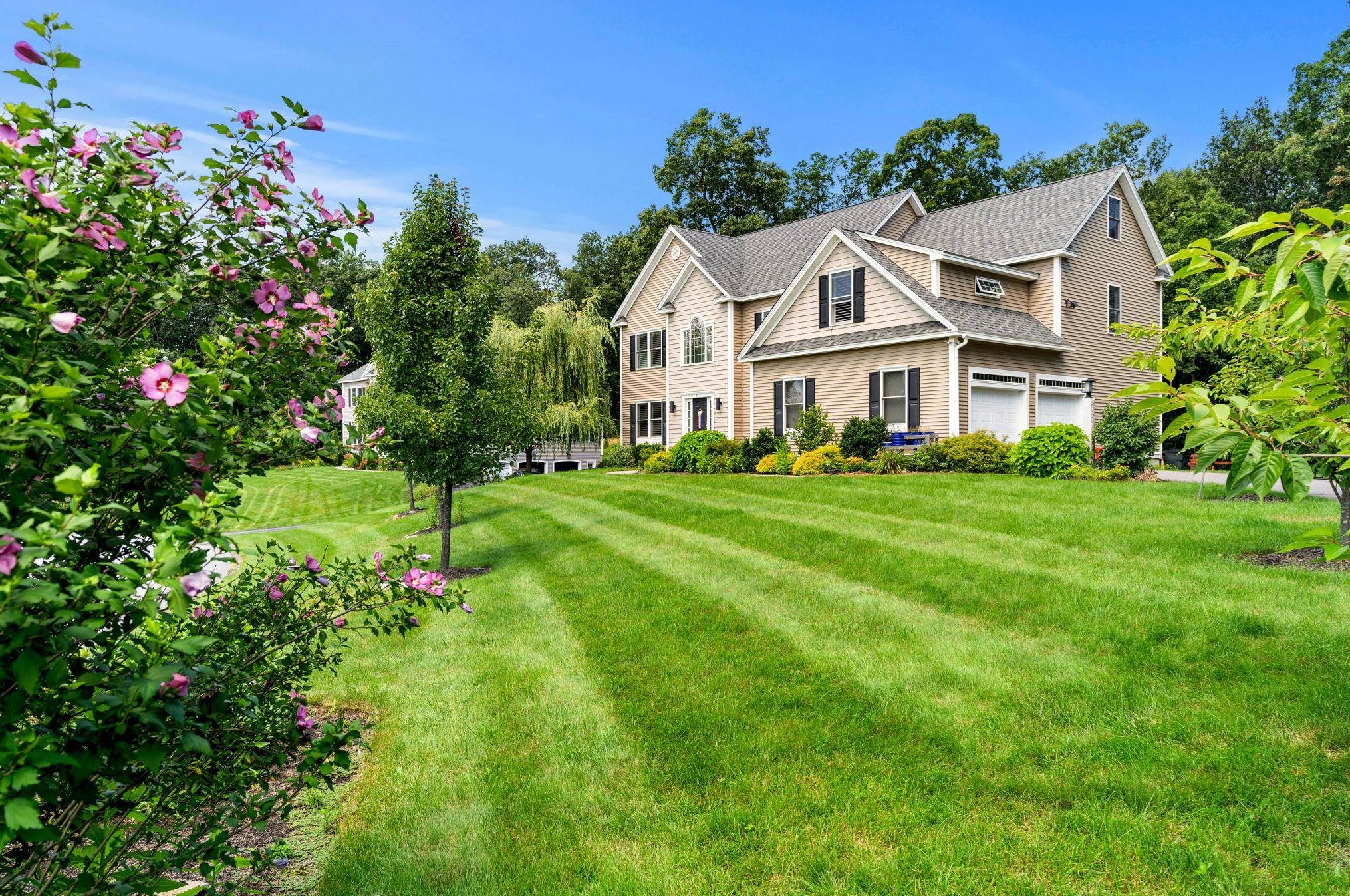48 Northland Rd, Windham, NH 03087-1275