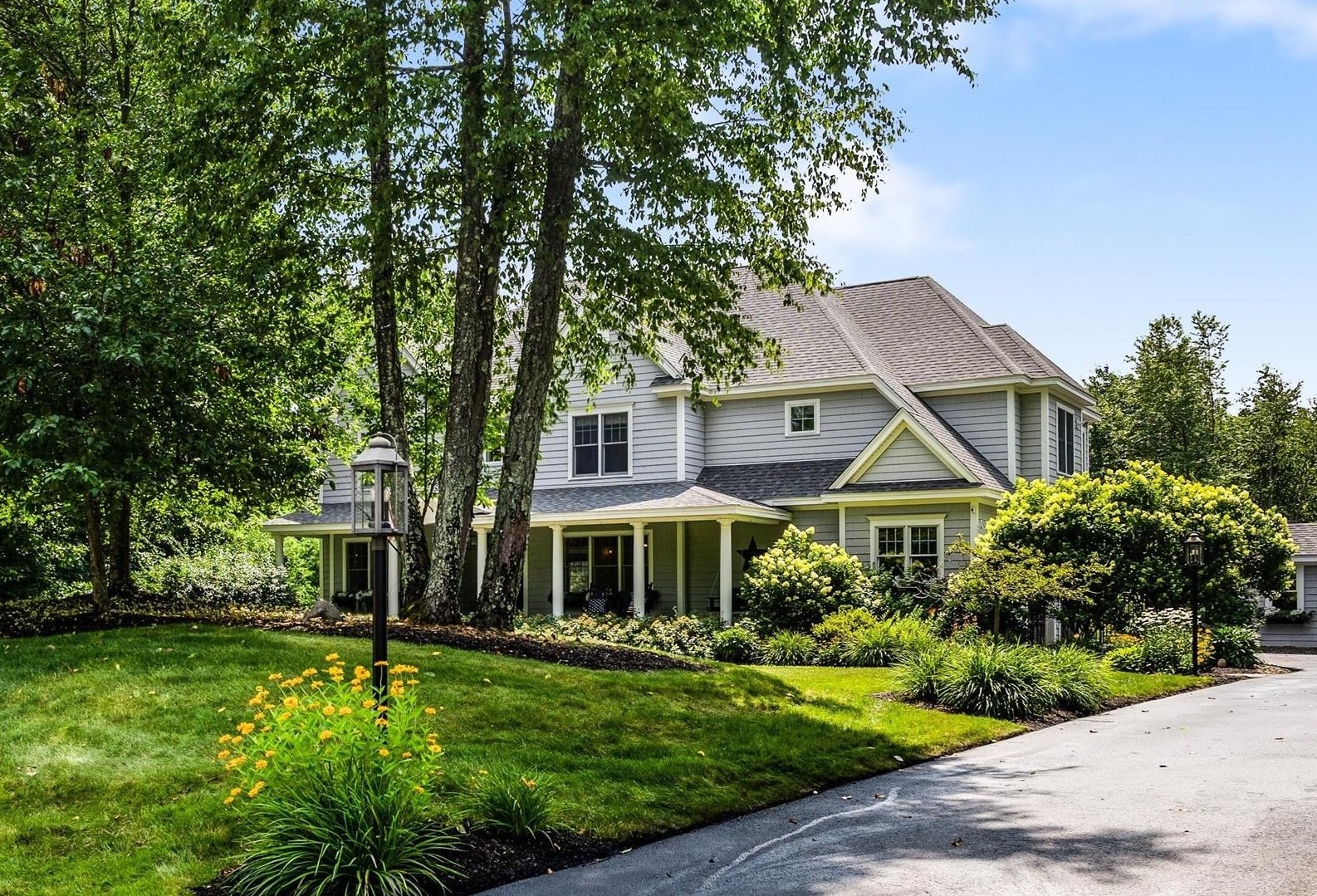 20 Atherstone Ln, Manchester, NH 03110-4545