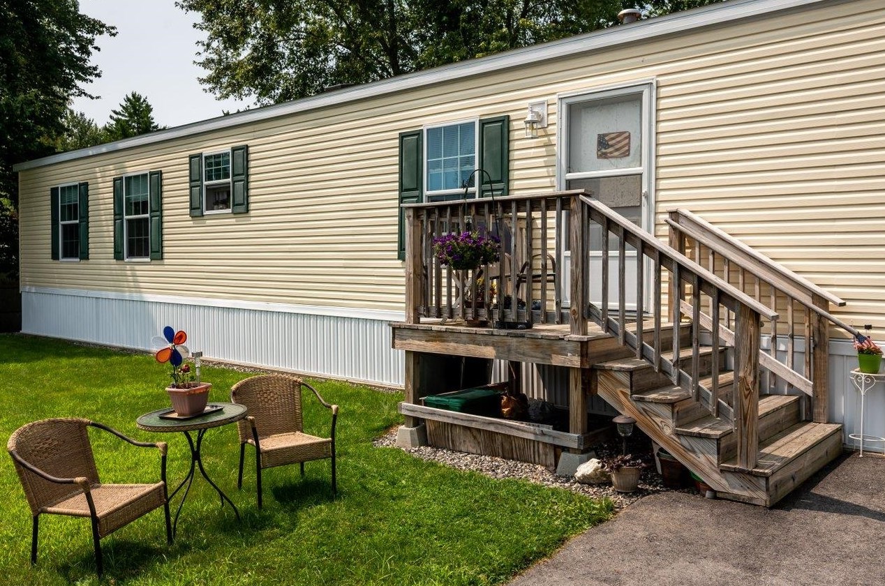 23 Seabreeze Dr, North Hampton, NH 03862