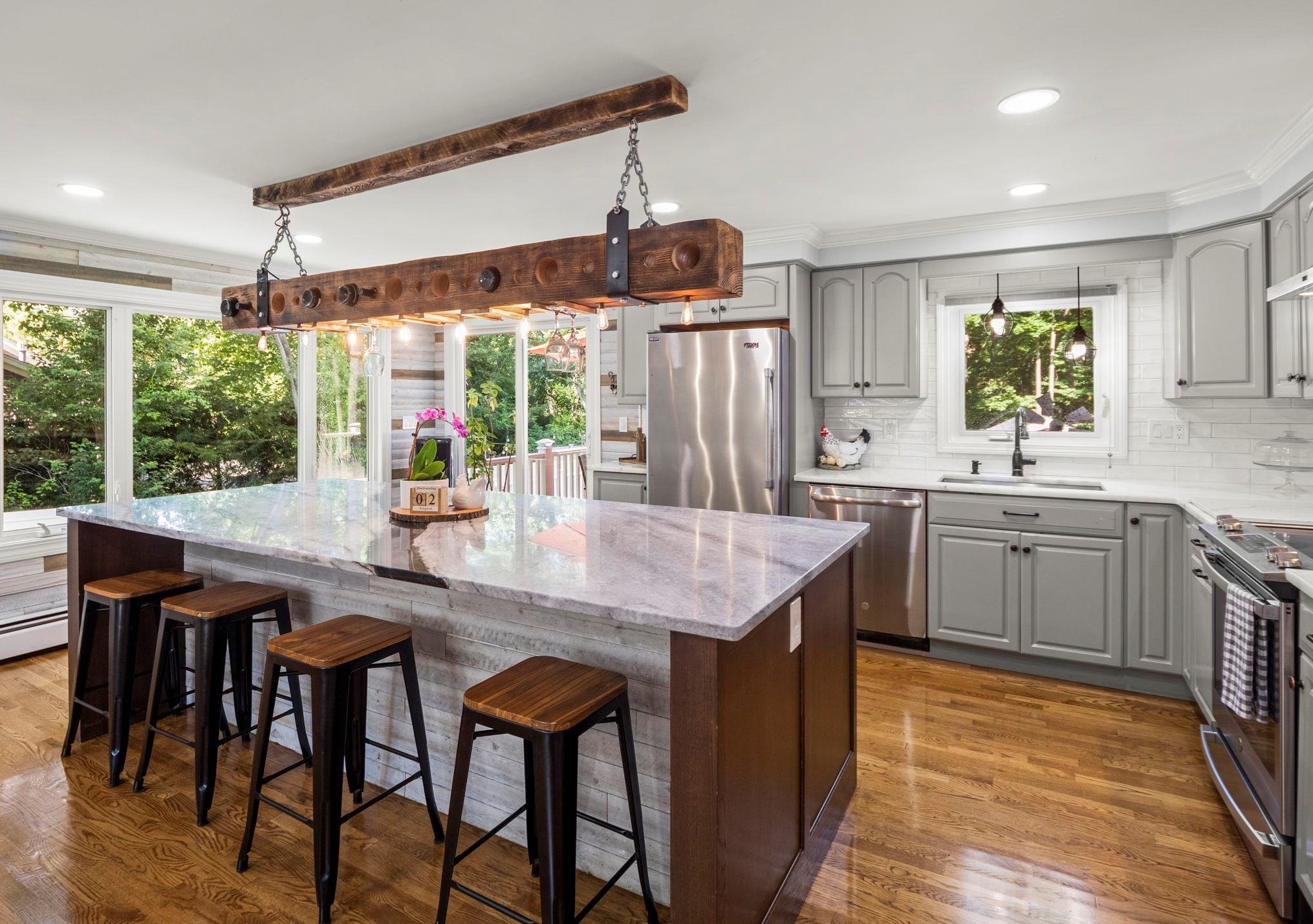 4 Rustic Ln, Plaistow, NH 03865
