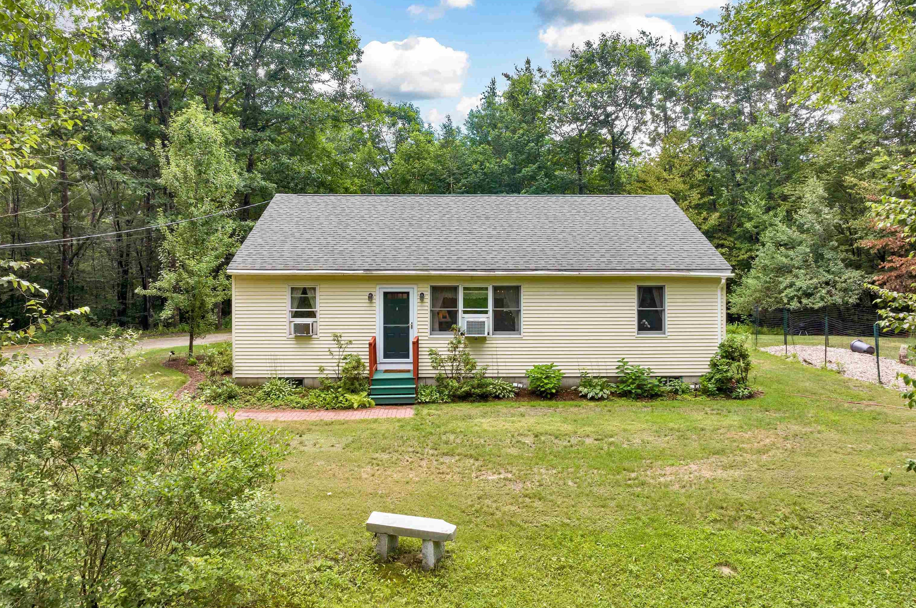 109 Clough Pond Rd, Canterbury, NH 03224-2406