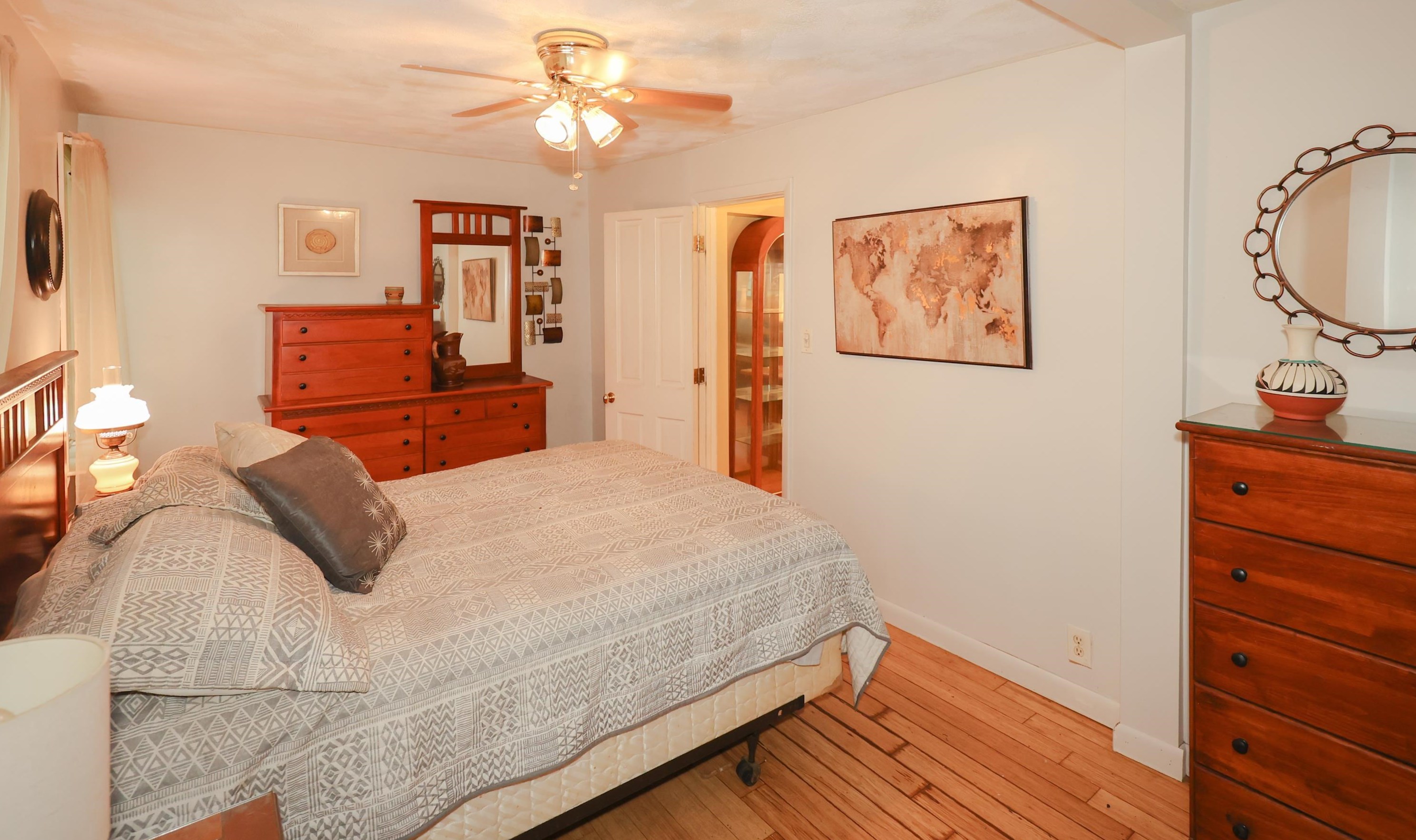 76 Kenberma St, Manchester NH 03103-6014 exterior