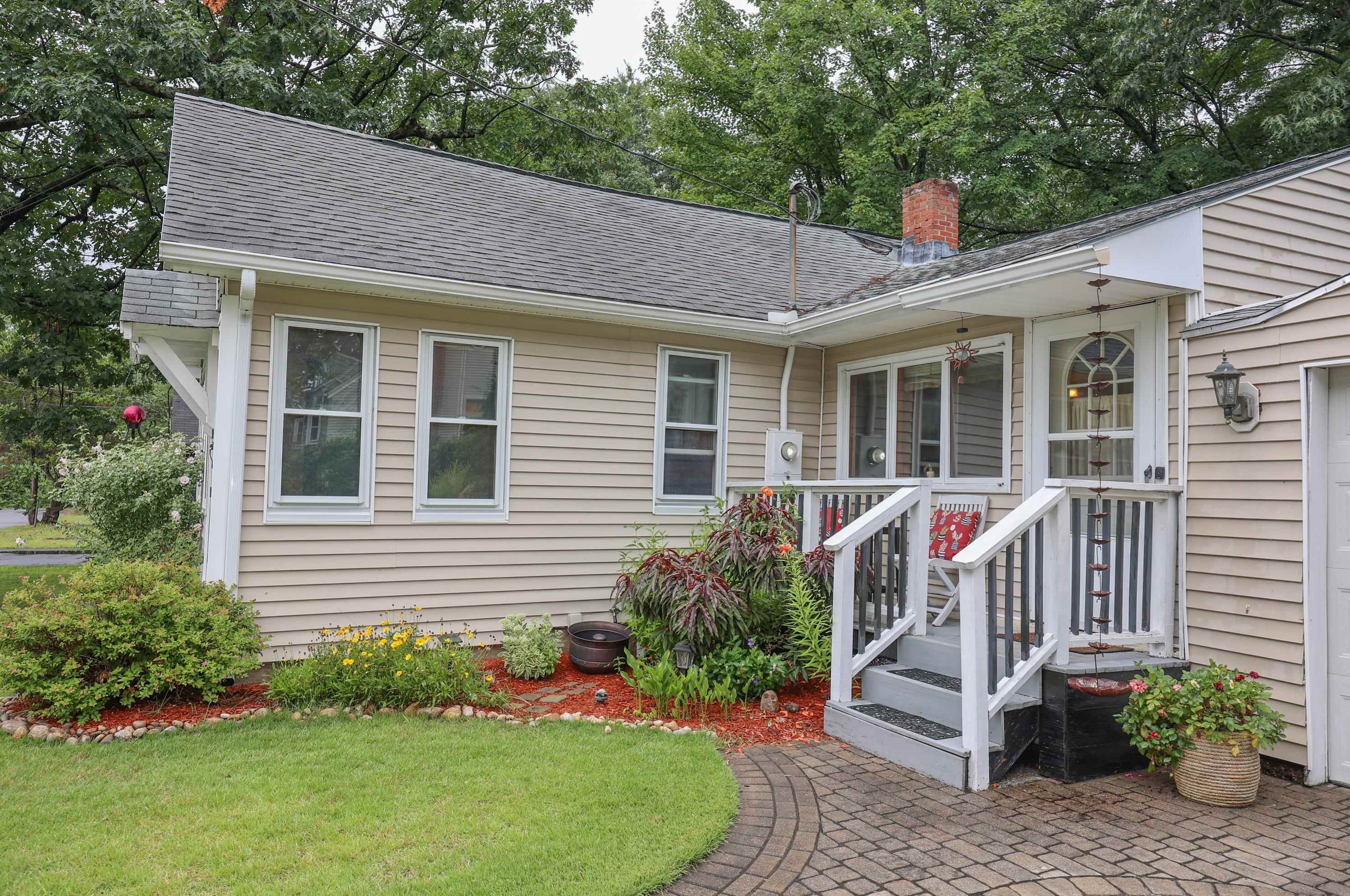 76 Kenberma St, Manchester NH 03103-6014 exterior