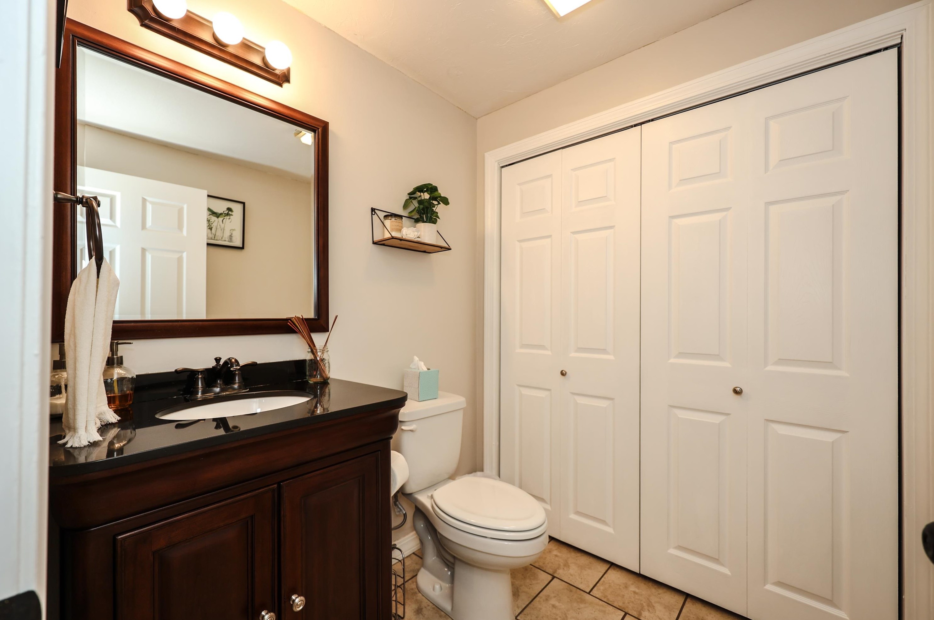 307 Cir Rd, Manchester NH 03103-3182 exterior