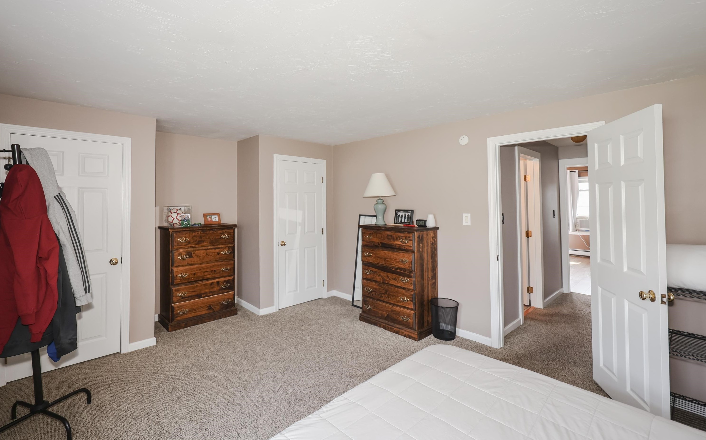 307 Cir Rd, Manchester NH 03103-3182 exterior