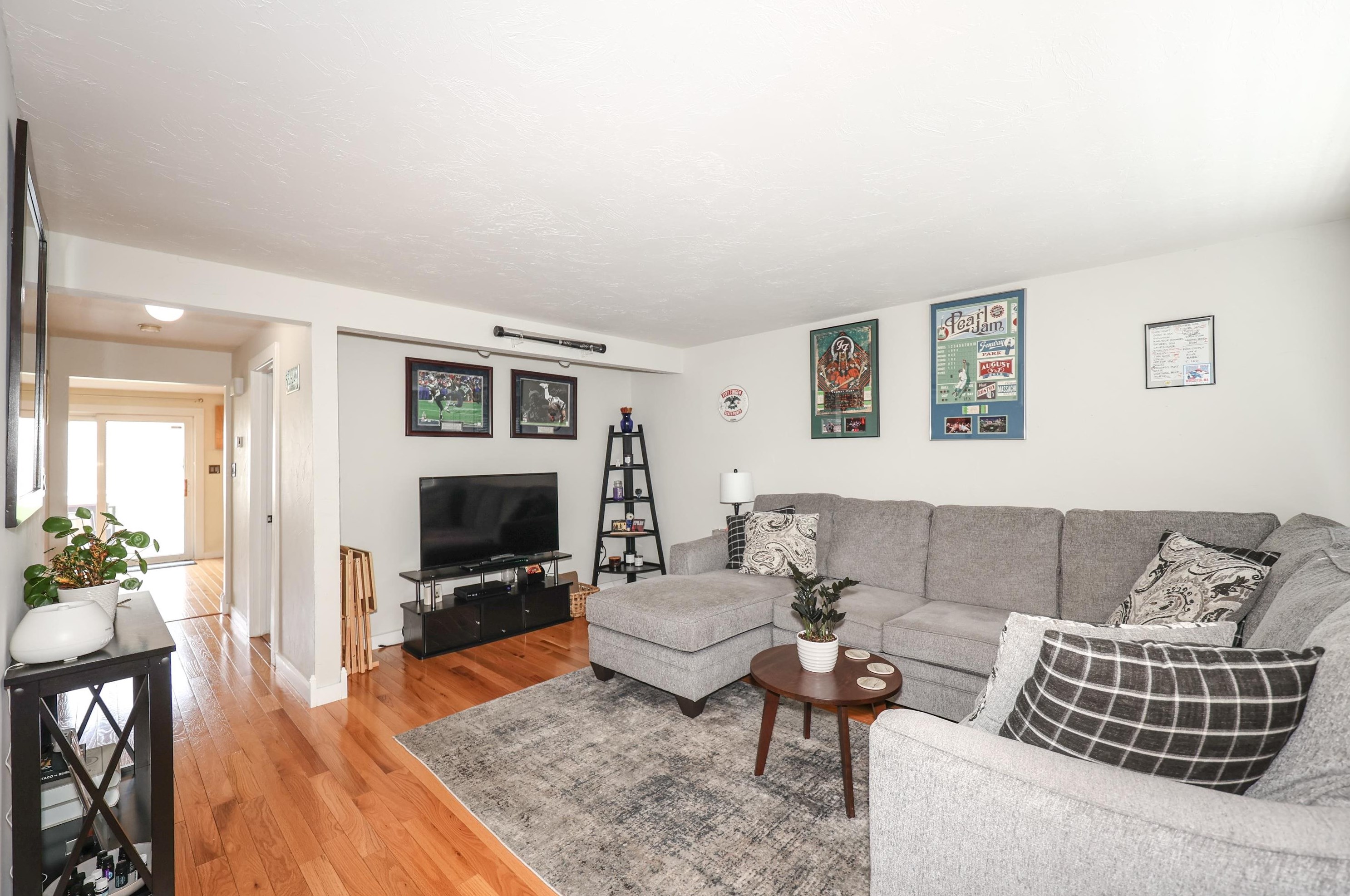 307 Cir Rd, Manchester NH 03103-3182 exterior