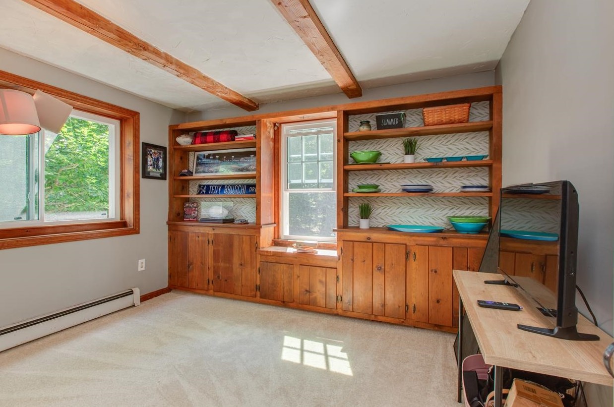 9 Jefferson Dr, Merrimack NH 03054-2416 exterior