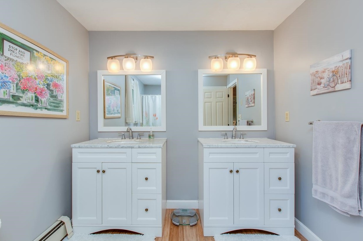 9 Jefferson Dr, Merrimack NH 03054-2416 exterior