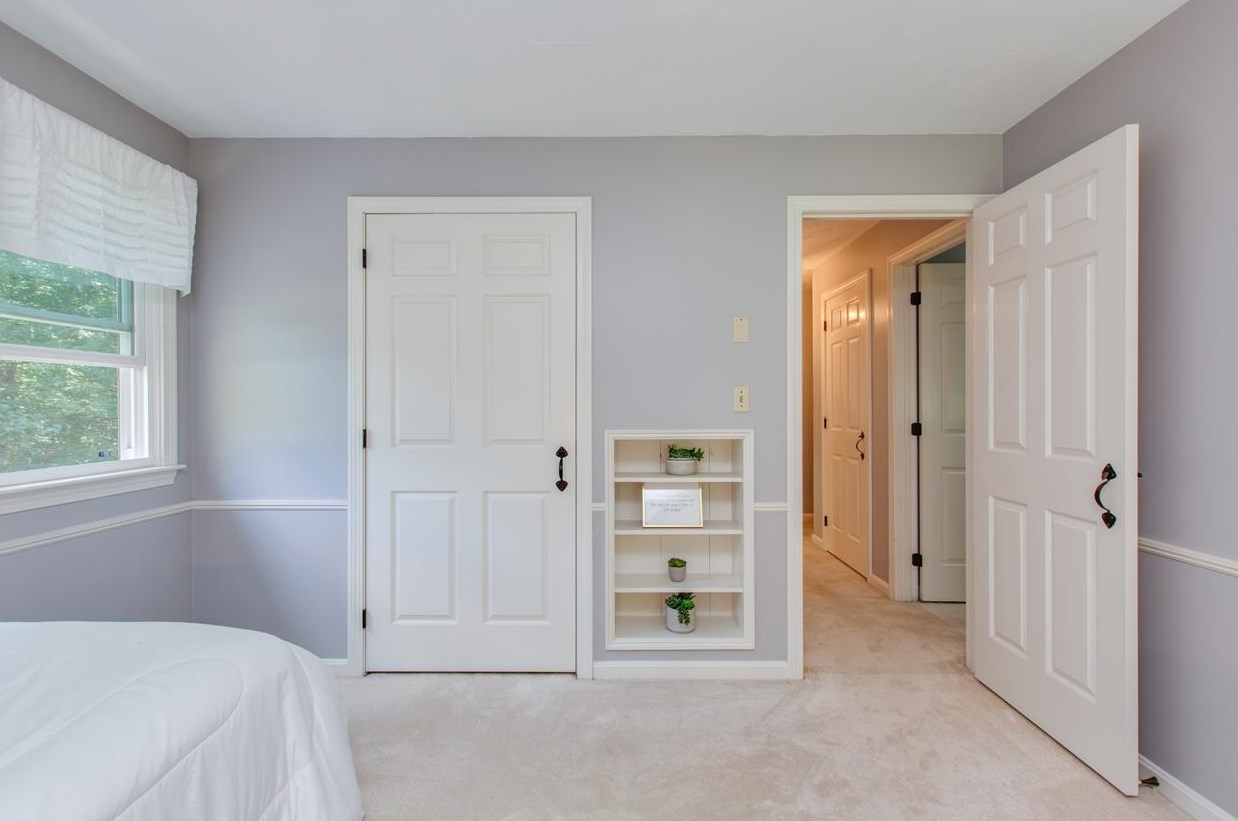 9 Jefferson Dr, Merrimack NH 03054-2416 exterior