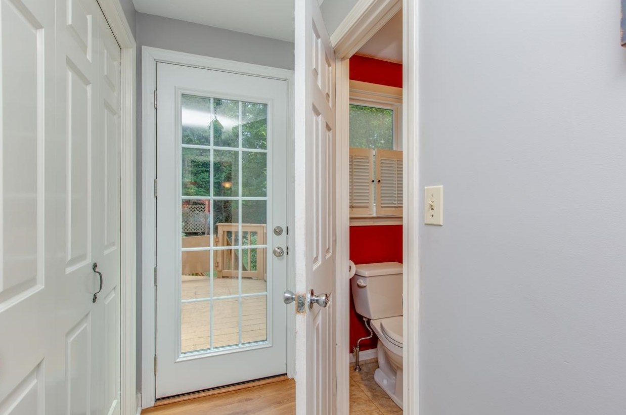 9 Jefferson Dr, Merrimack NH 03054-2416 exterior