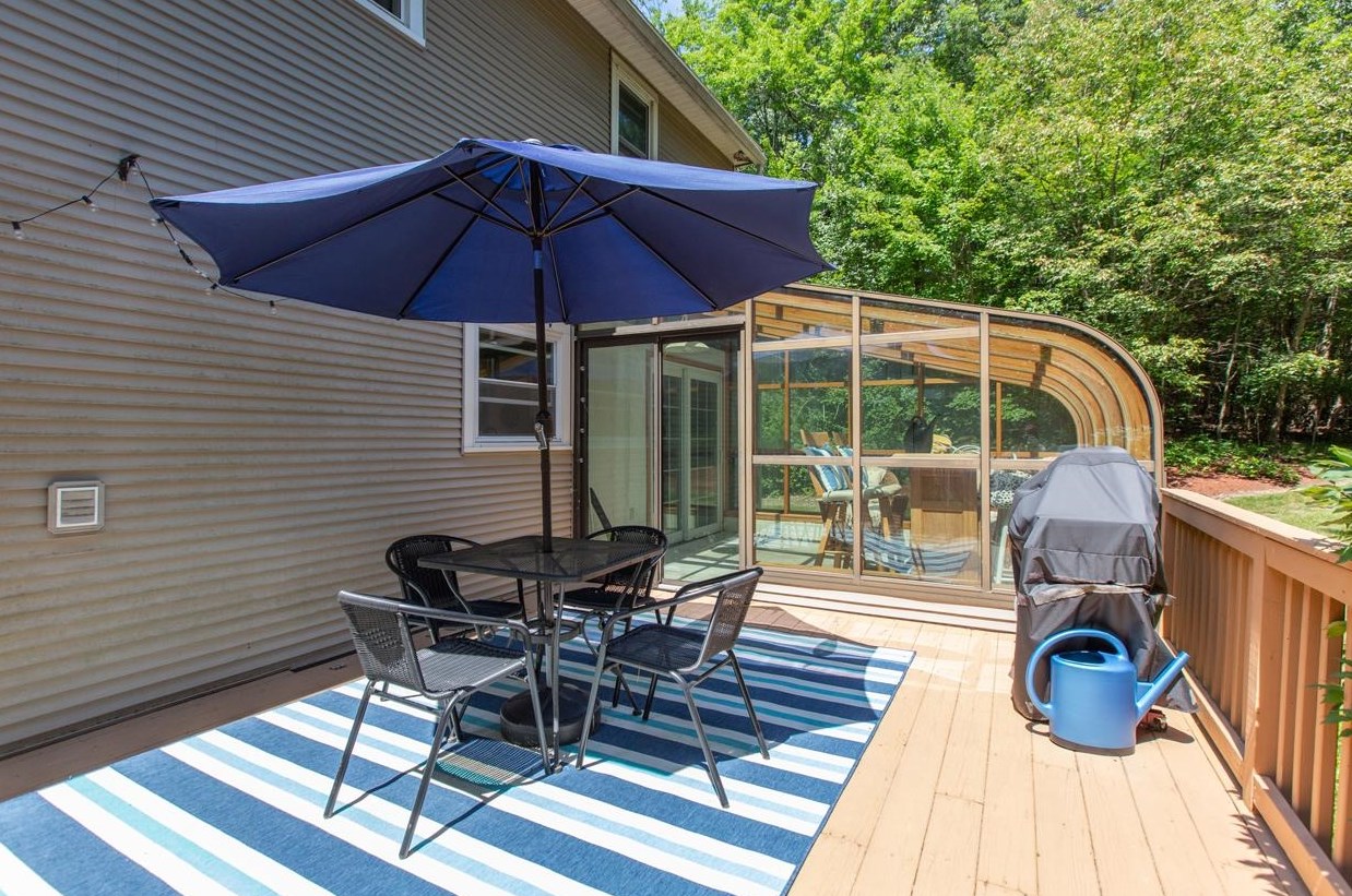 9 Jefferson Dr, Merrimack NH 03054-2416 exterior