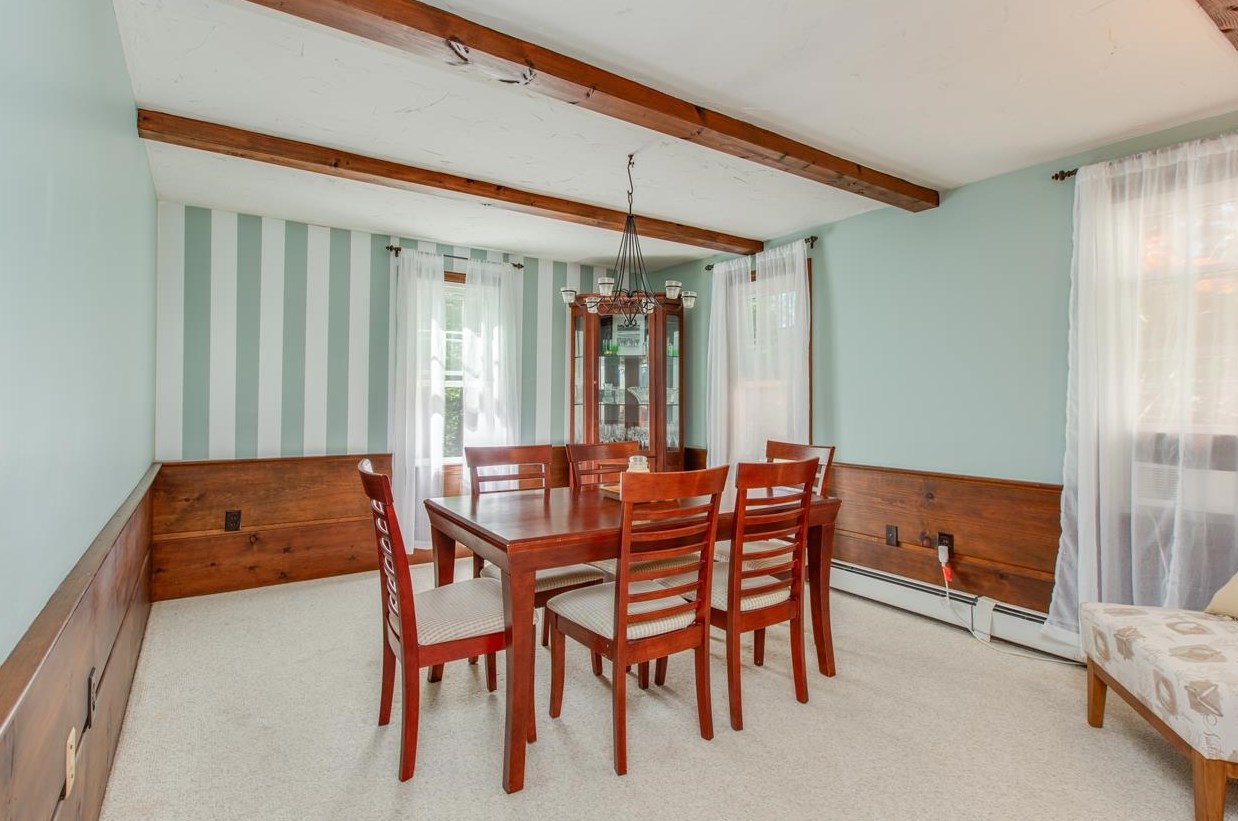 9 Jefferson Dr, Merrimack NH 03054-2416 exterior