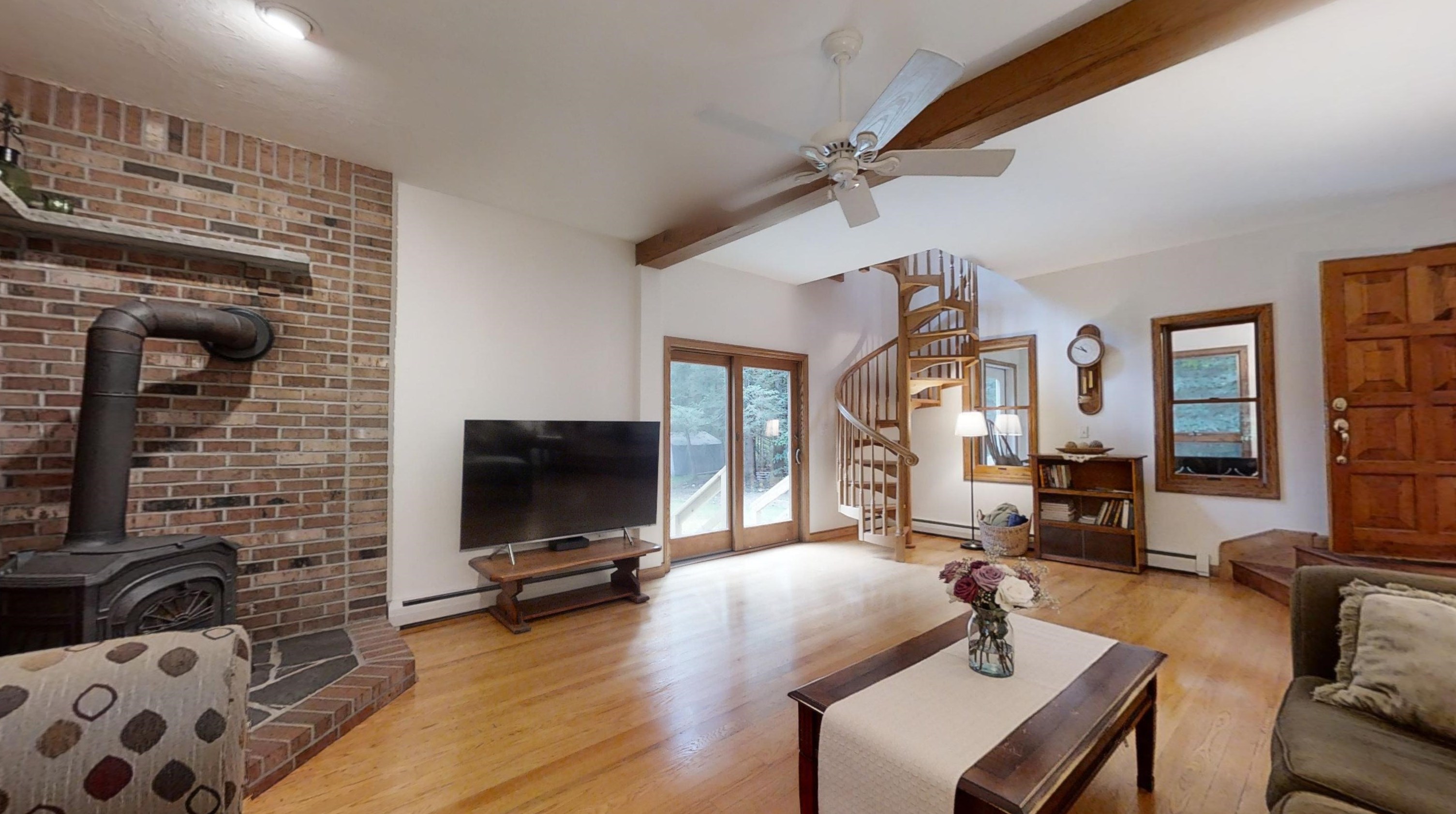 39 Cricket Ln, Sandown, NH 03873