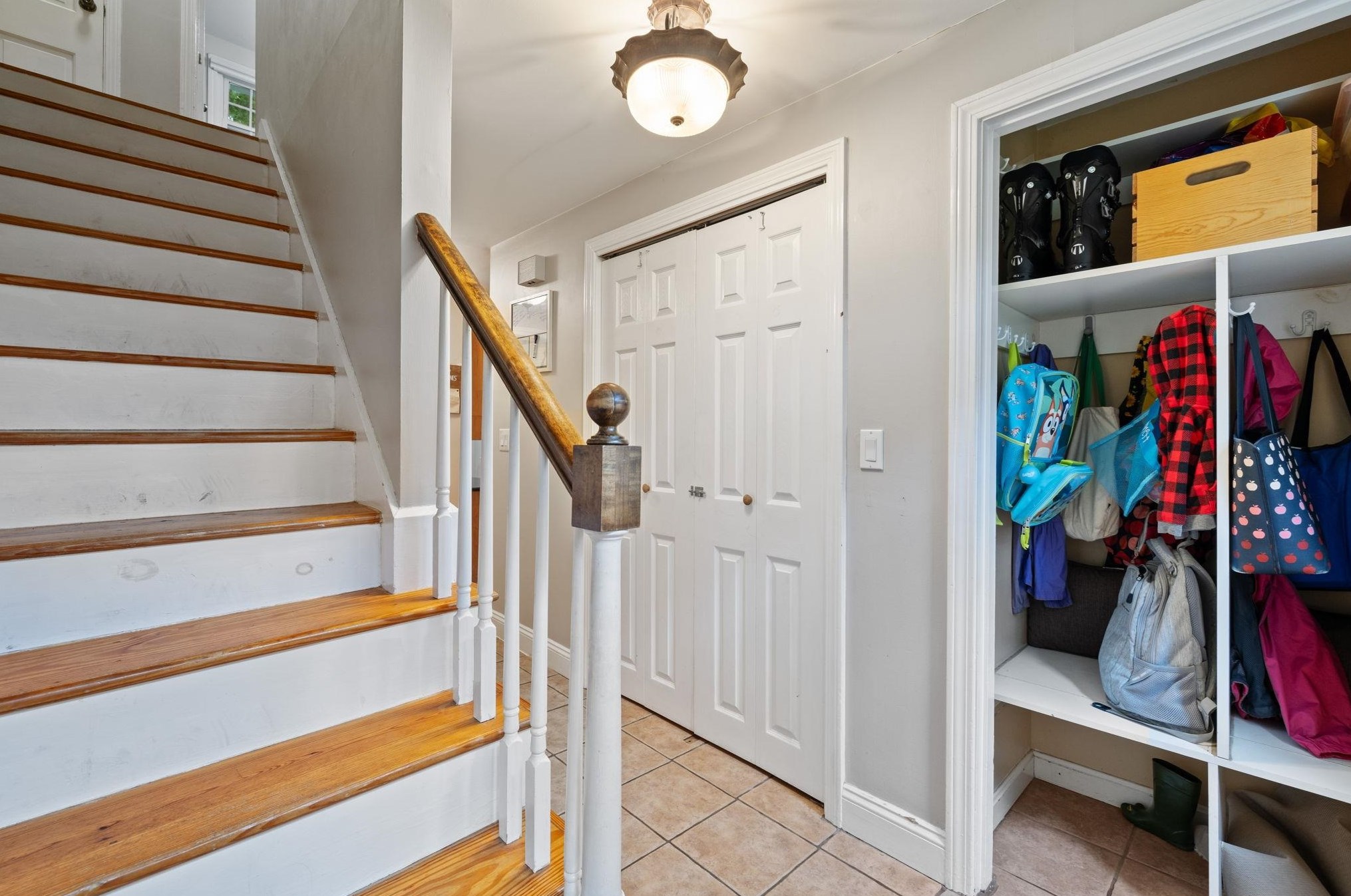 17 Green Meadow Ln, Manchester NH  03110-5546 exterior