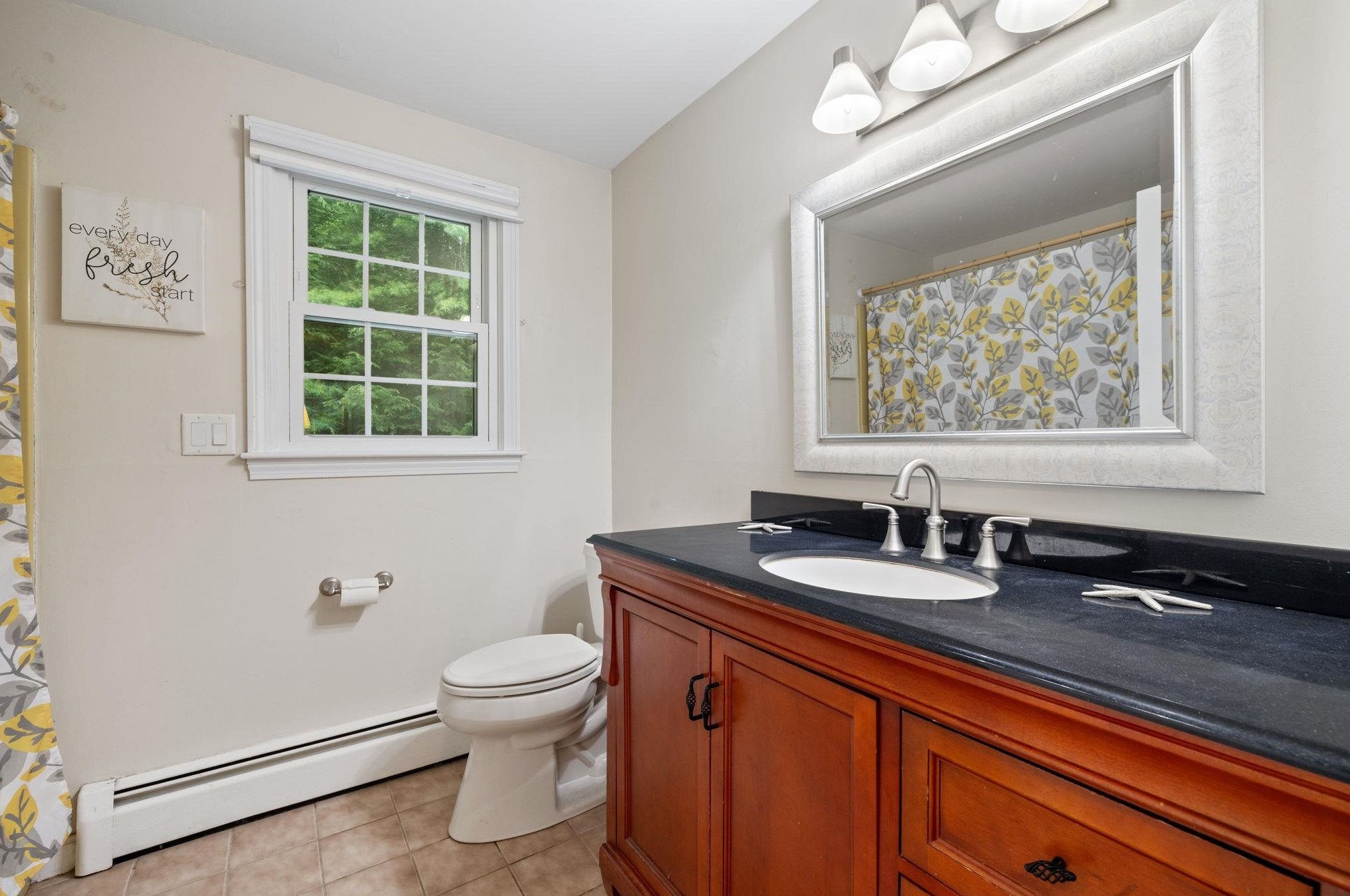 17 Green Meadow Ln, Manchester NH  03110-5546 exterior