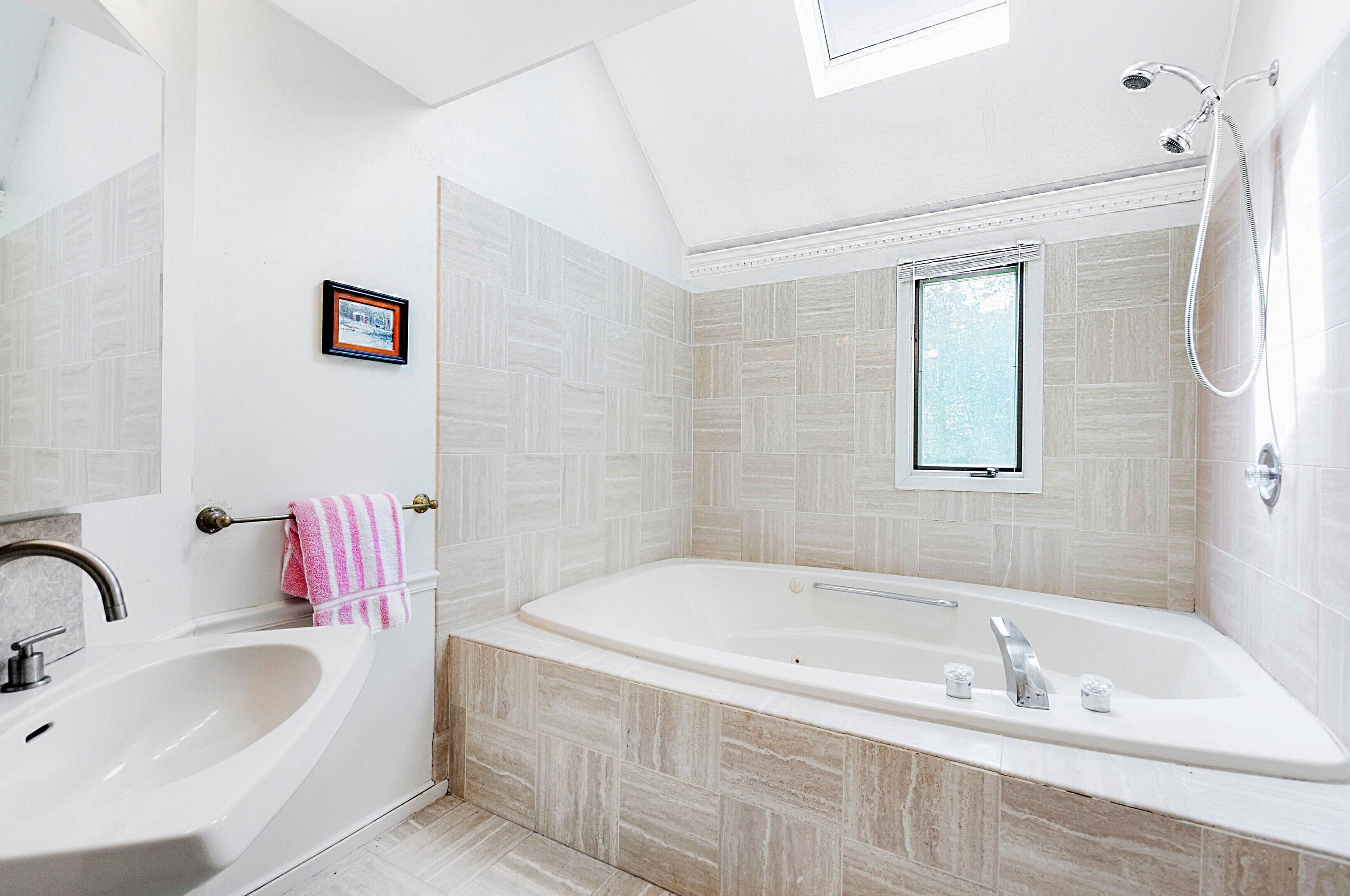 5 Kipford Way, Nashua NH 03063-1504 exterior