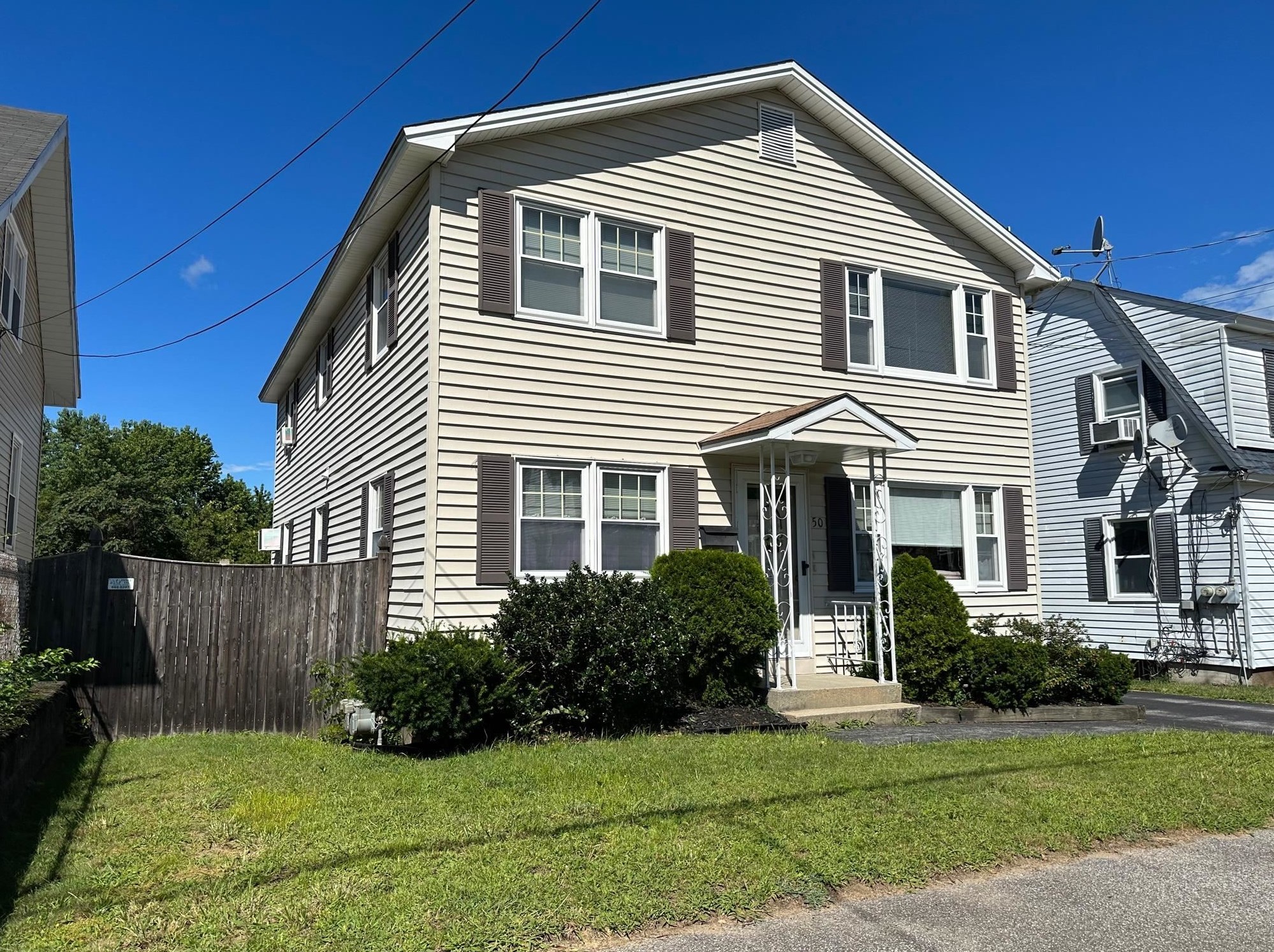 50 Wilson St, Manchester, NH 03103-4654