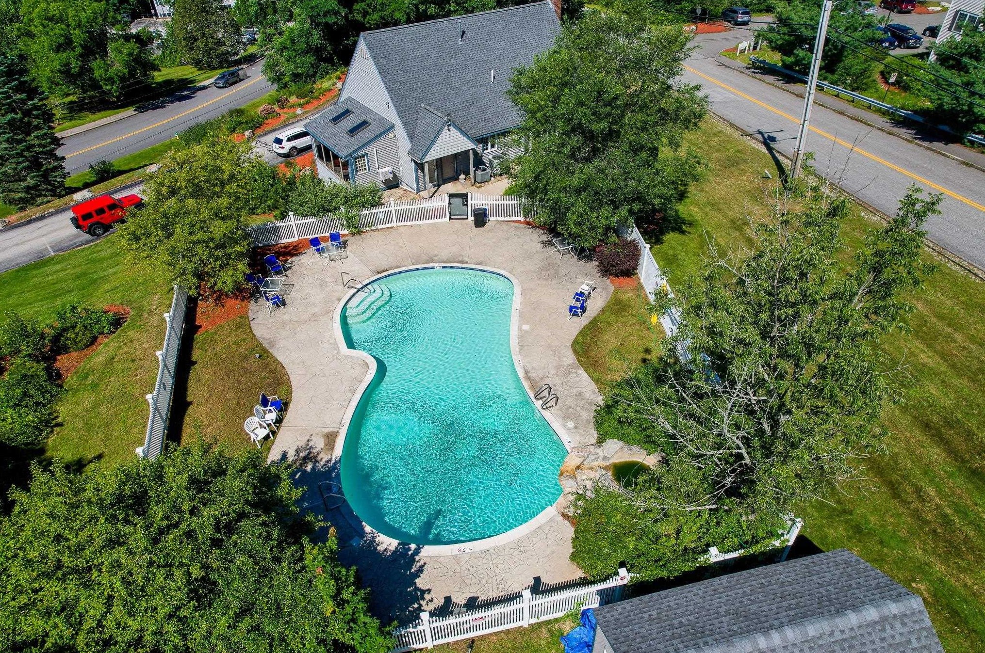 108 Eastern Ave, Manchester NH  03104-6641 exterior