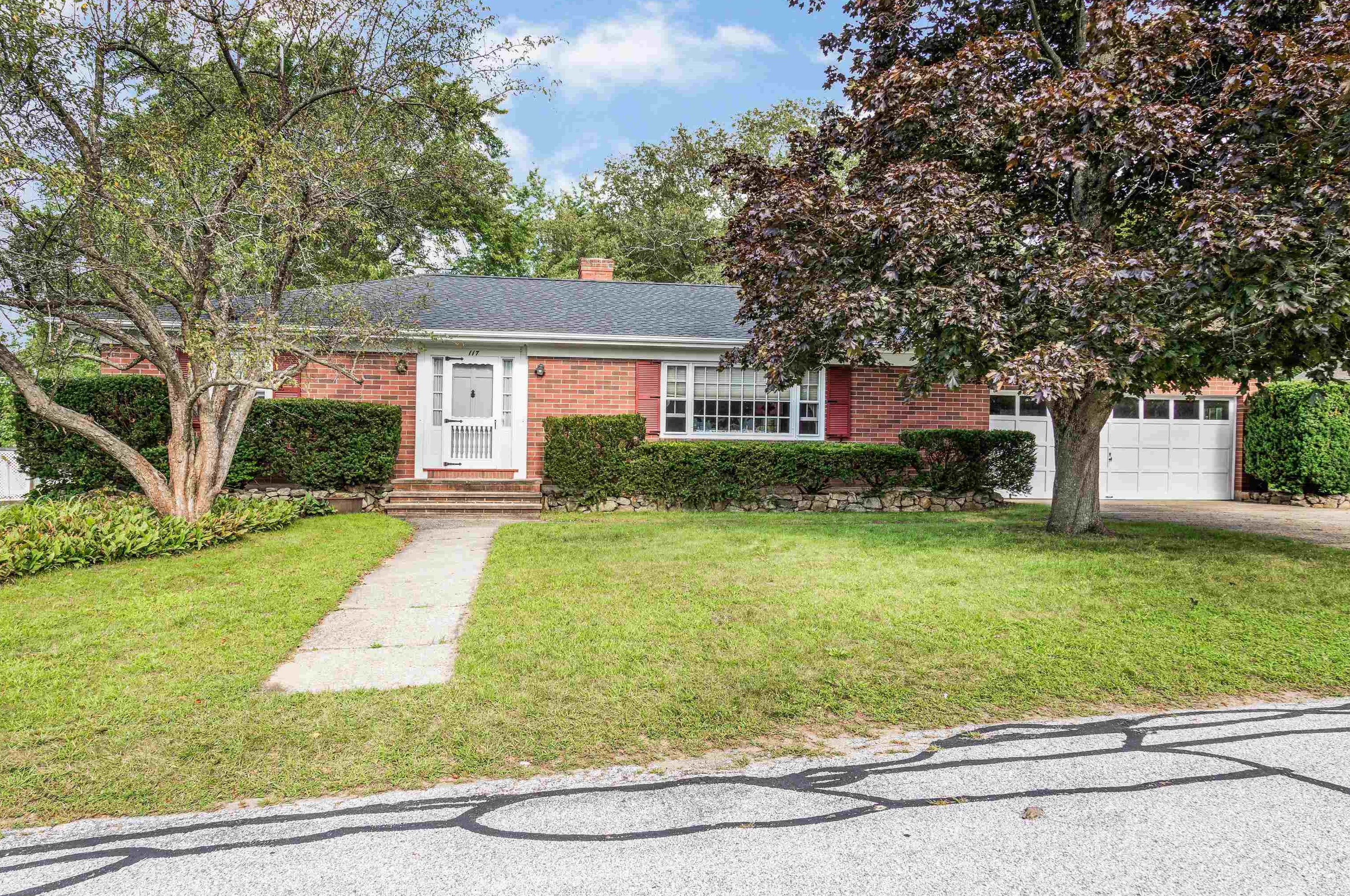 117 Alpine St, Manchester, NH 03102-4606