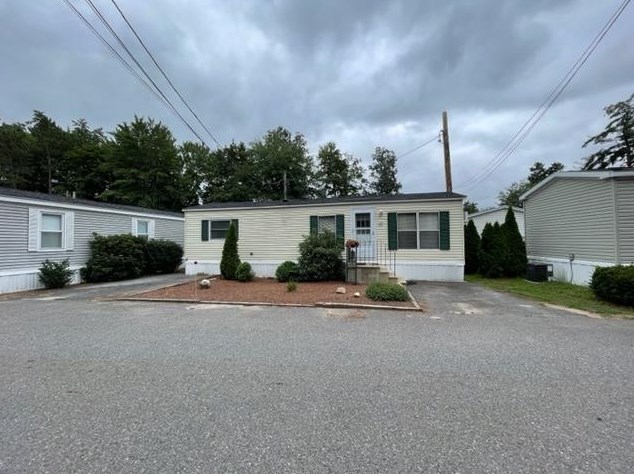 15 Thistle Way, Manchester, NH 03109-5083