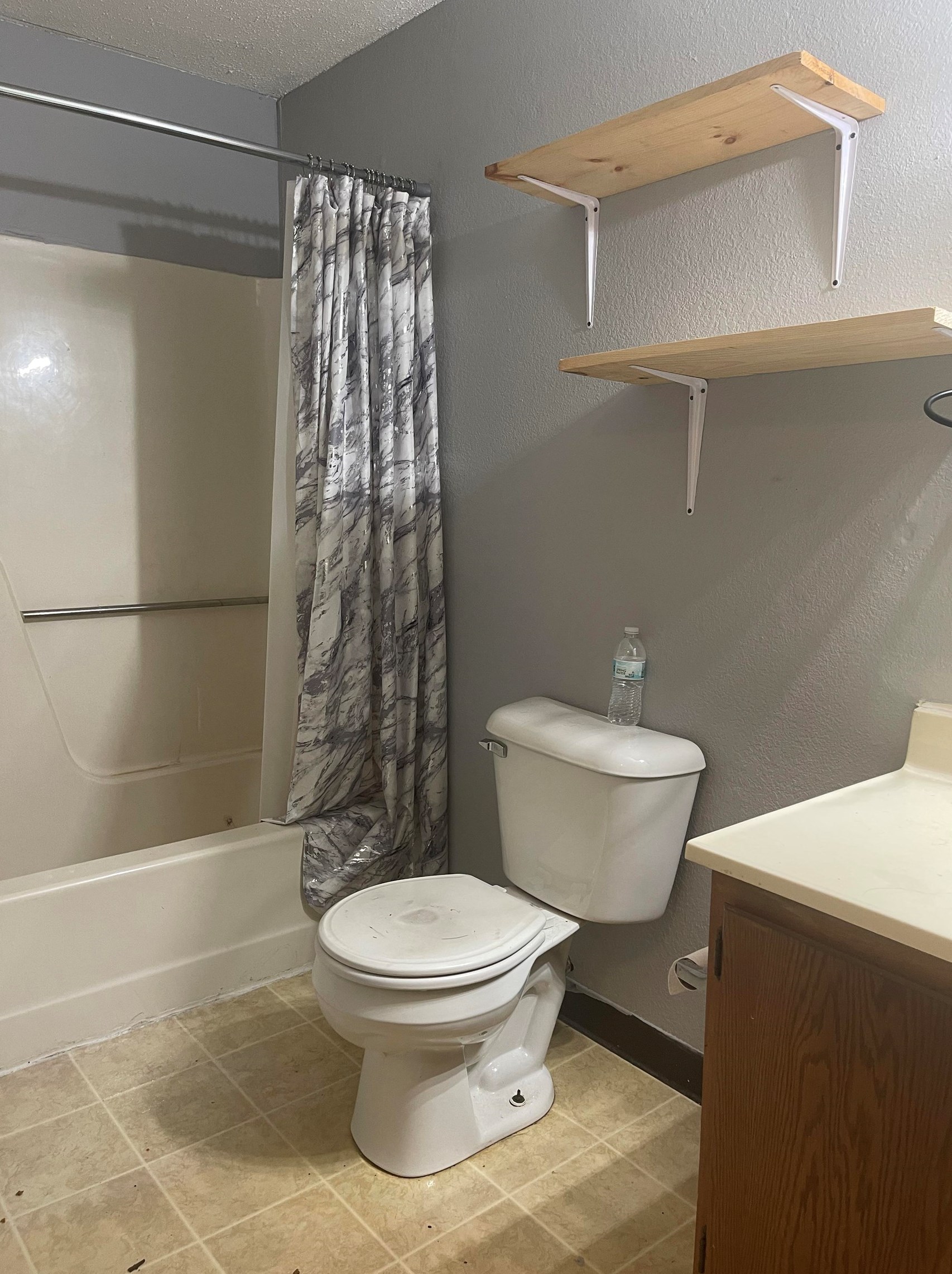 20 Wolf Rd, Lebanon NH  03766-1903 exterior