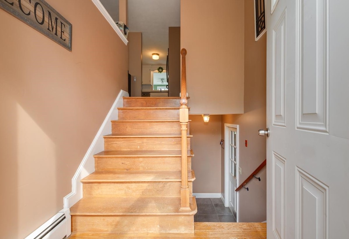 42 Barkland Dr, Derry, NH 03038
