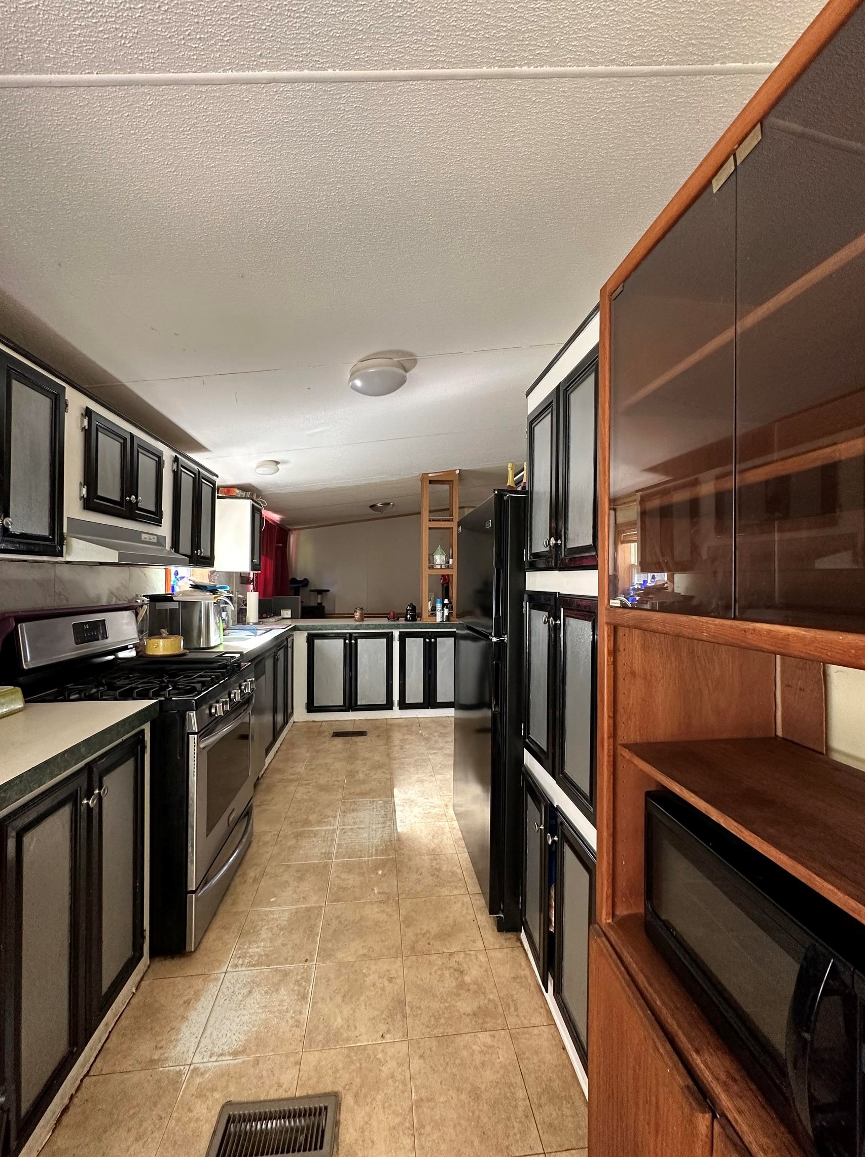 24 Avery Cir, Winchester, NH 03470-2752