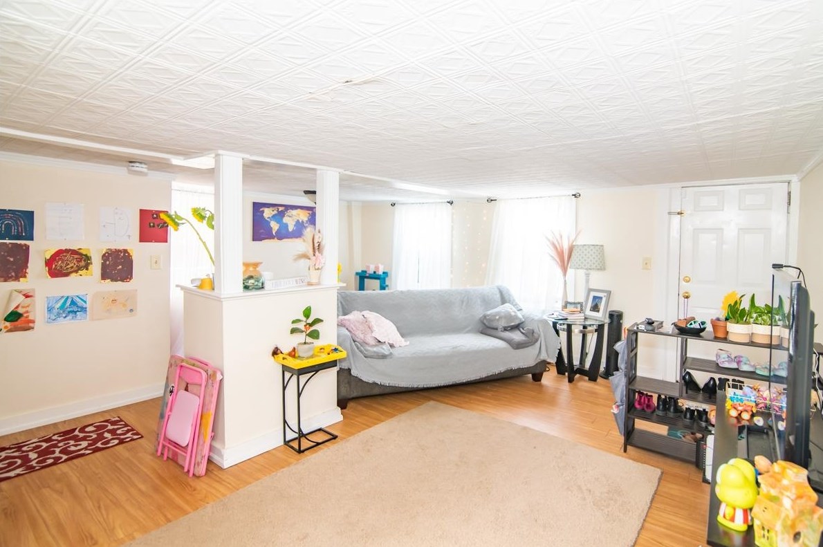 23 Bowers St, Nashua, NH 03060