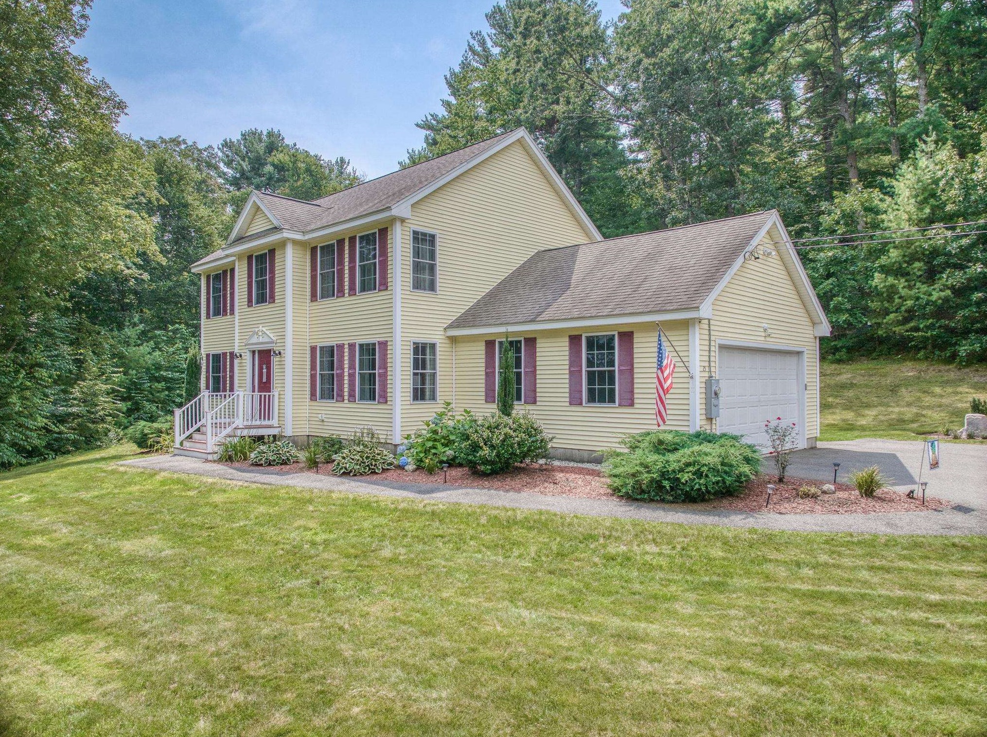 25 Ridge Rd, Nashua, NH 03062