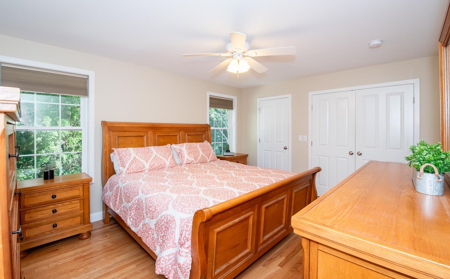 8 Evans Ave, Plaistow NH  03865-2909 exterior
