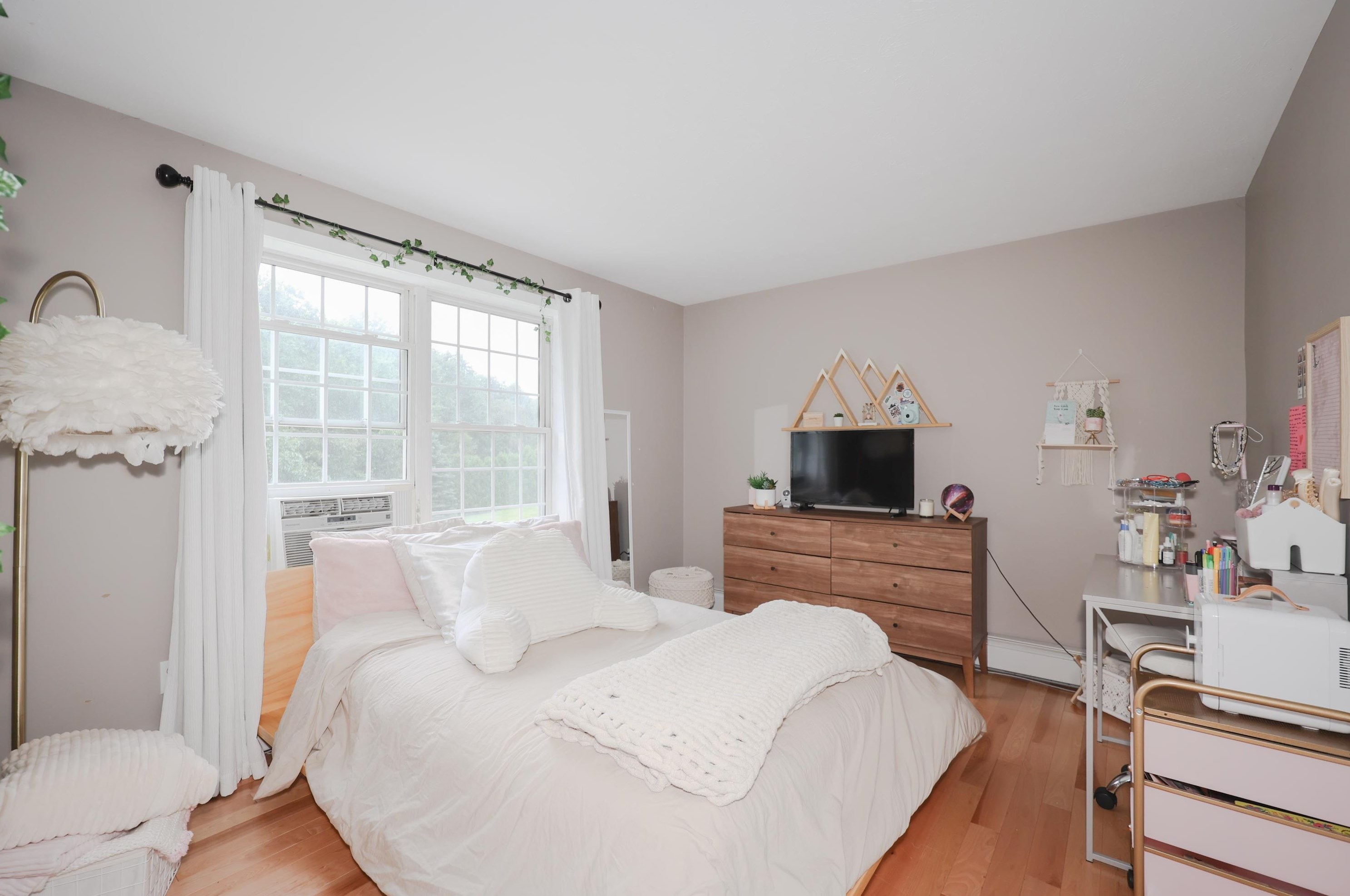 88 Brenton St, Hudson NH  03052-1070 exterior