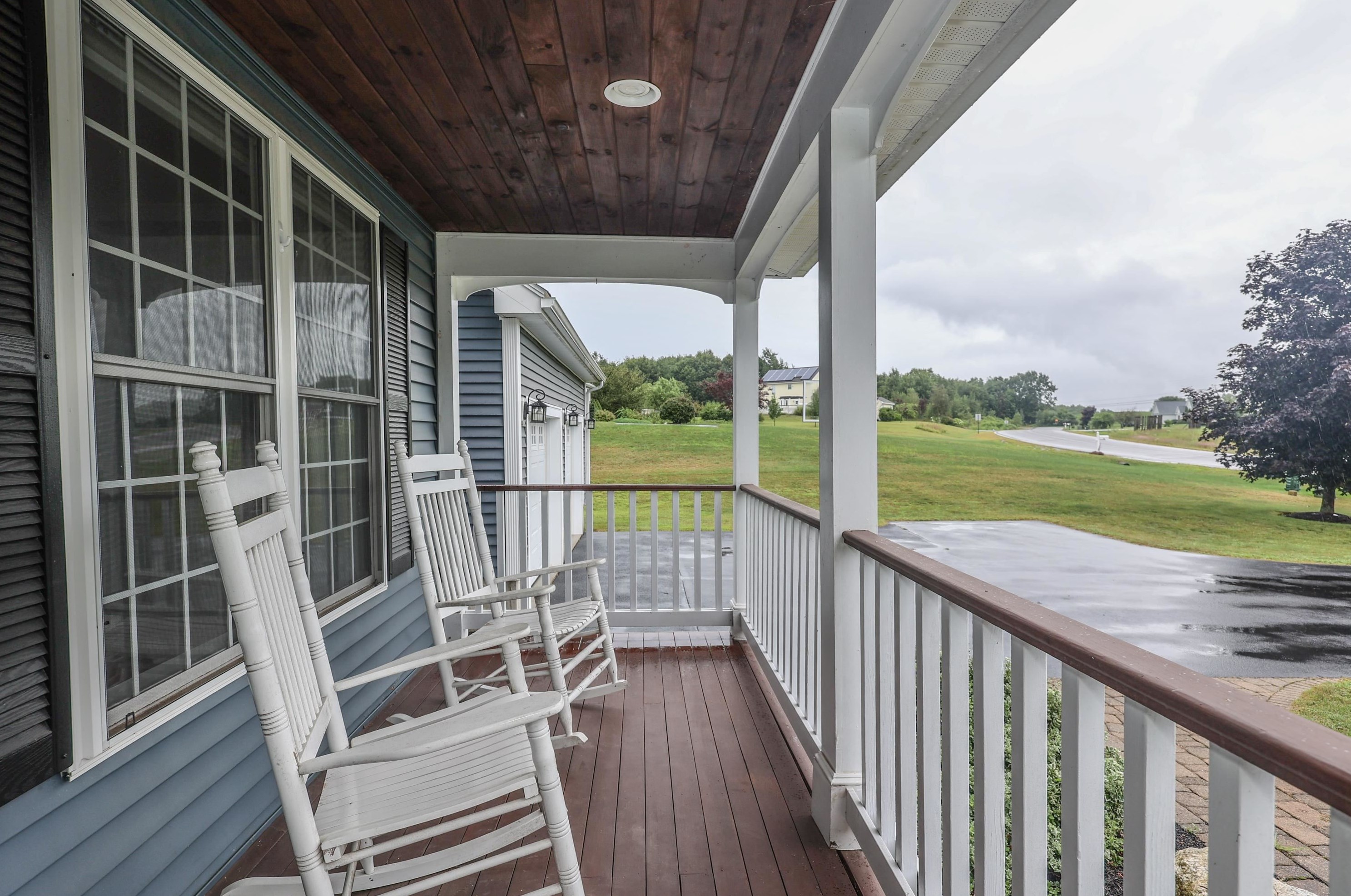 88 Brenton St, Hudson NH  03052-1070 exterior