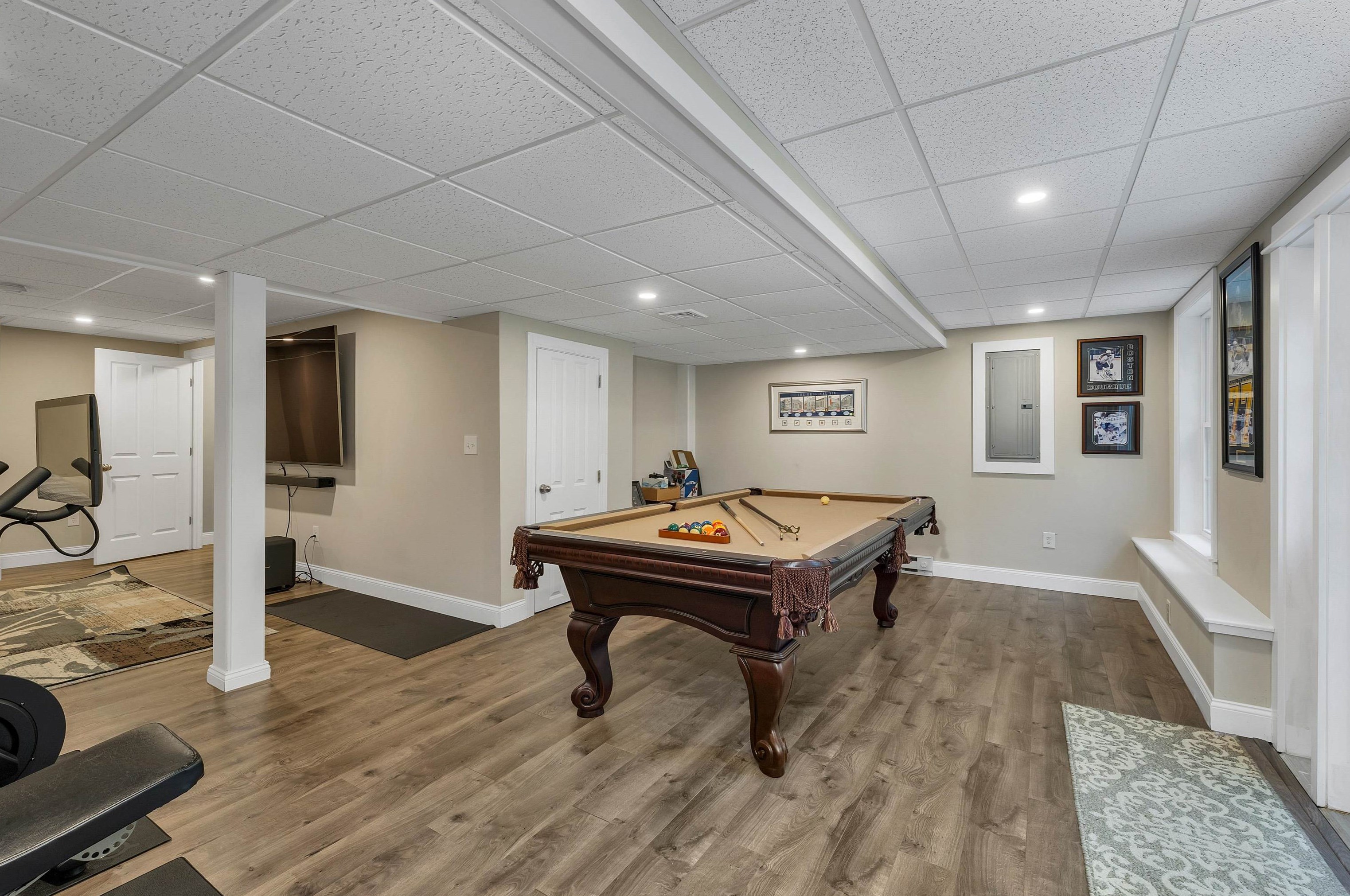 227 Ash Swamp Rd, Newmarket NH 03857-2073 exterior