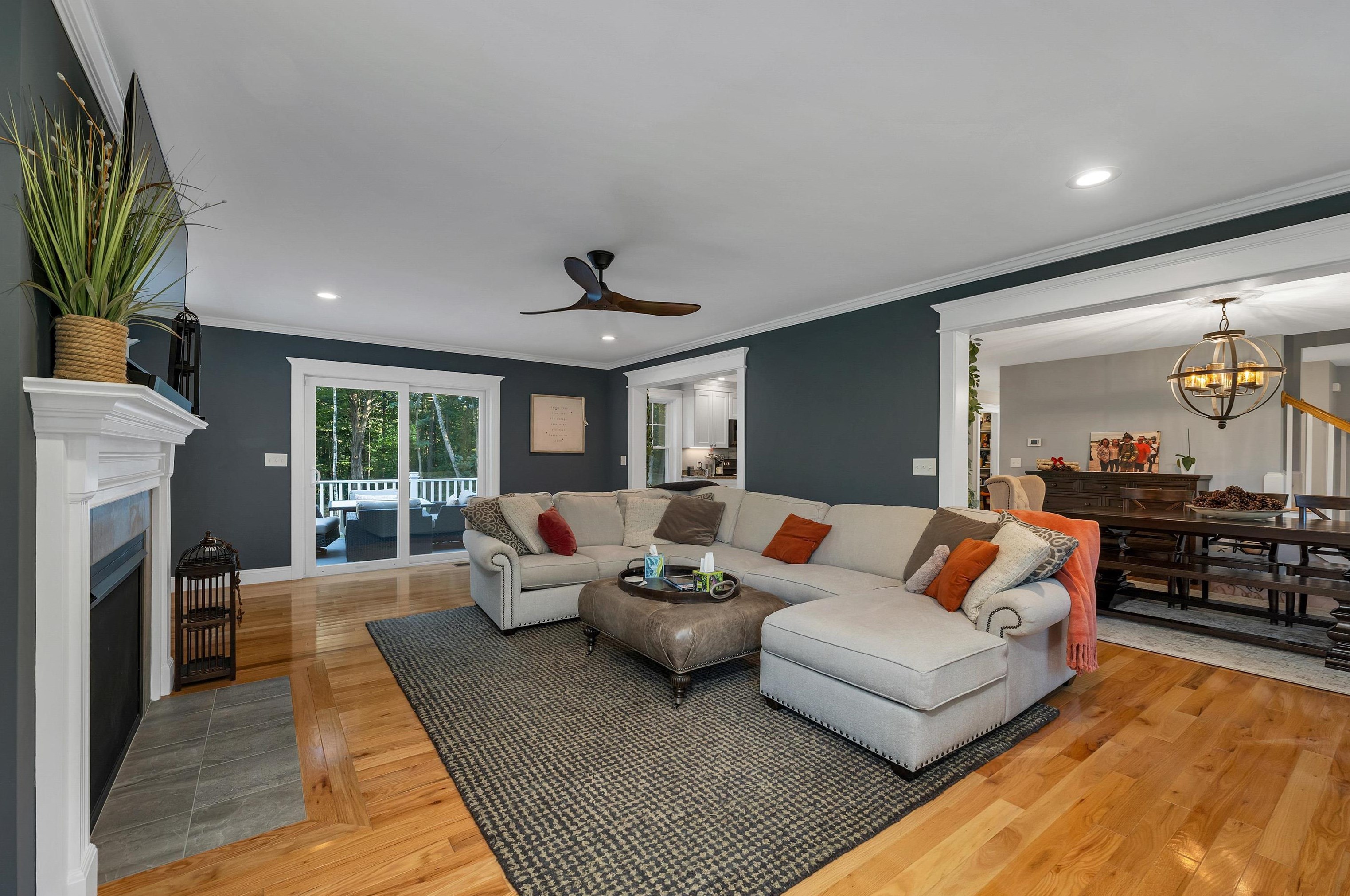 227 Ash Swamp Rd, Newmarket NH 03857-2073 exterior