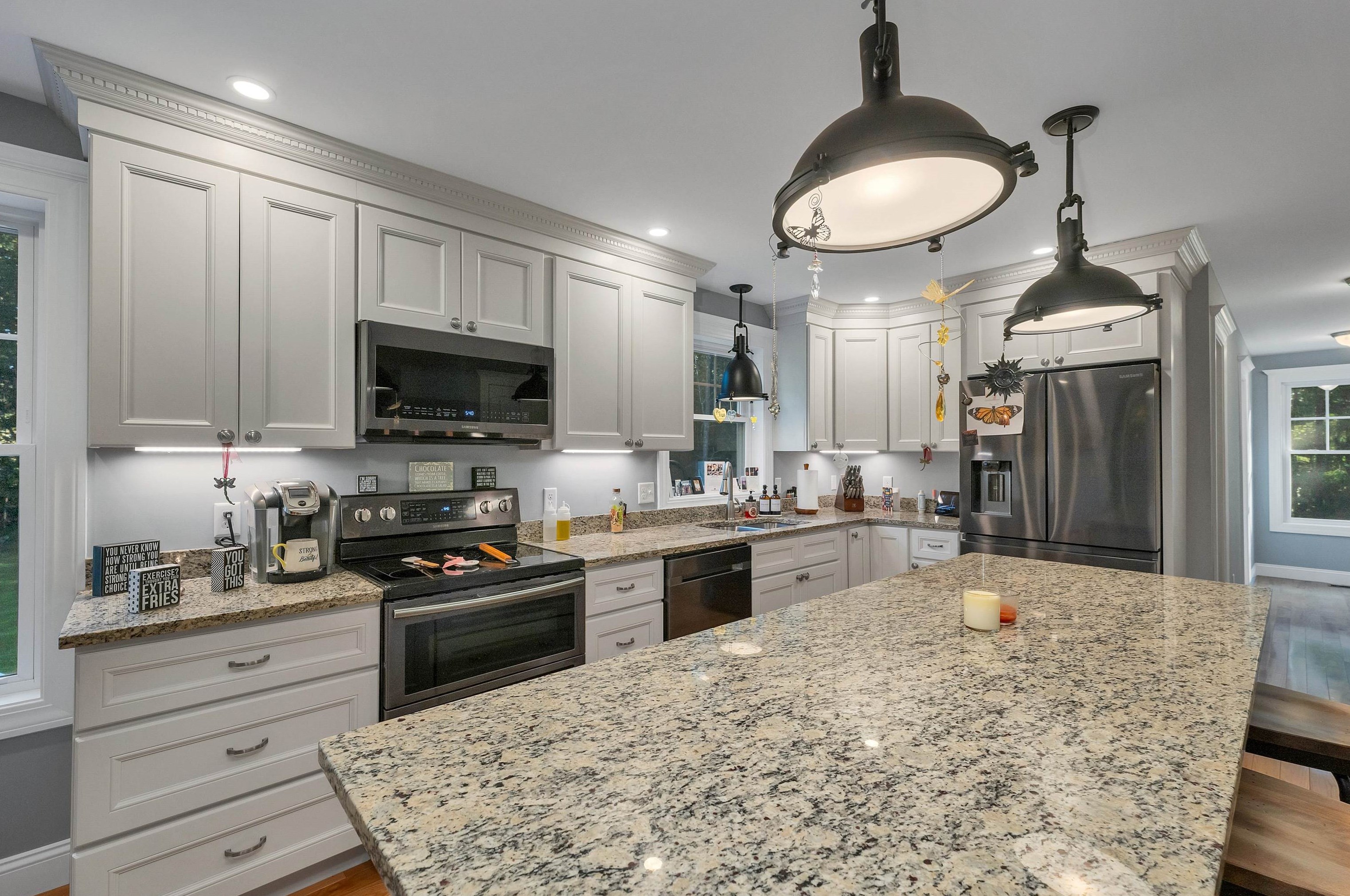 227 Ash Swamp Rd, Newmarket NH 03857-2073 exterior