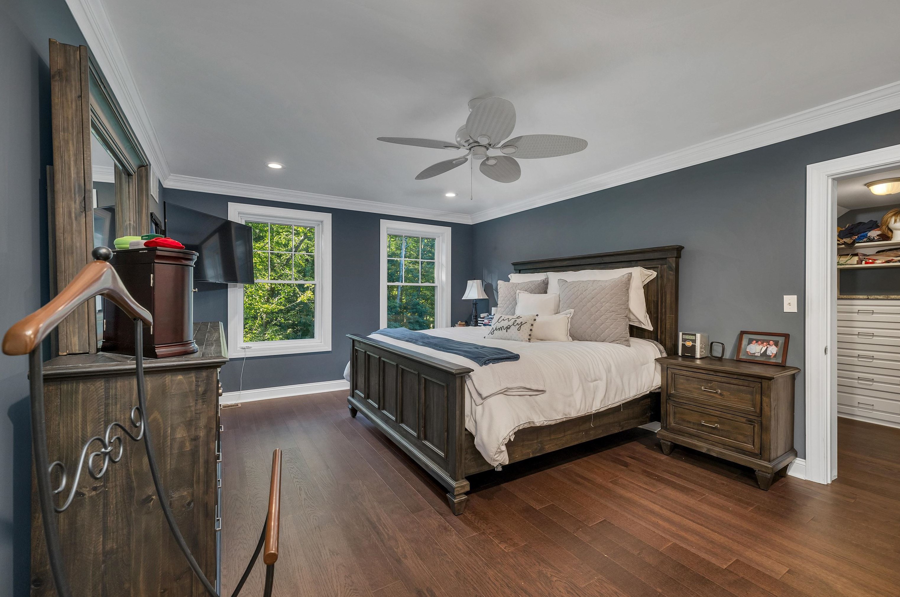 227 Ash Swamp Rd, Newmarket NH 03857-2073 exterior