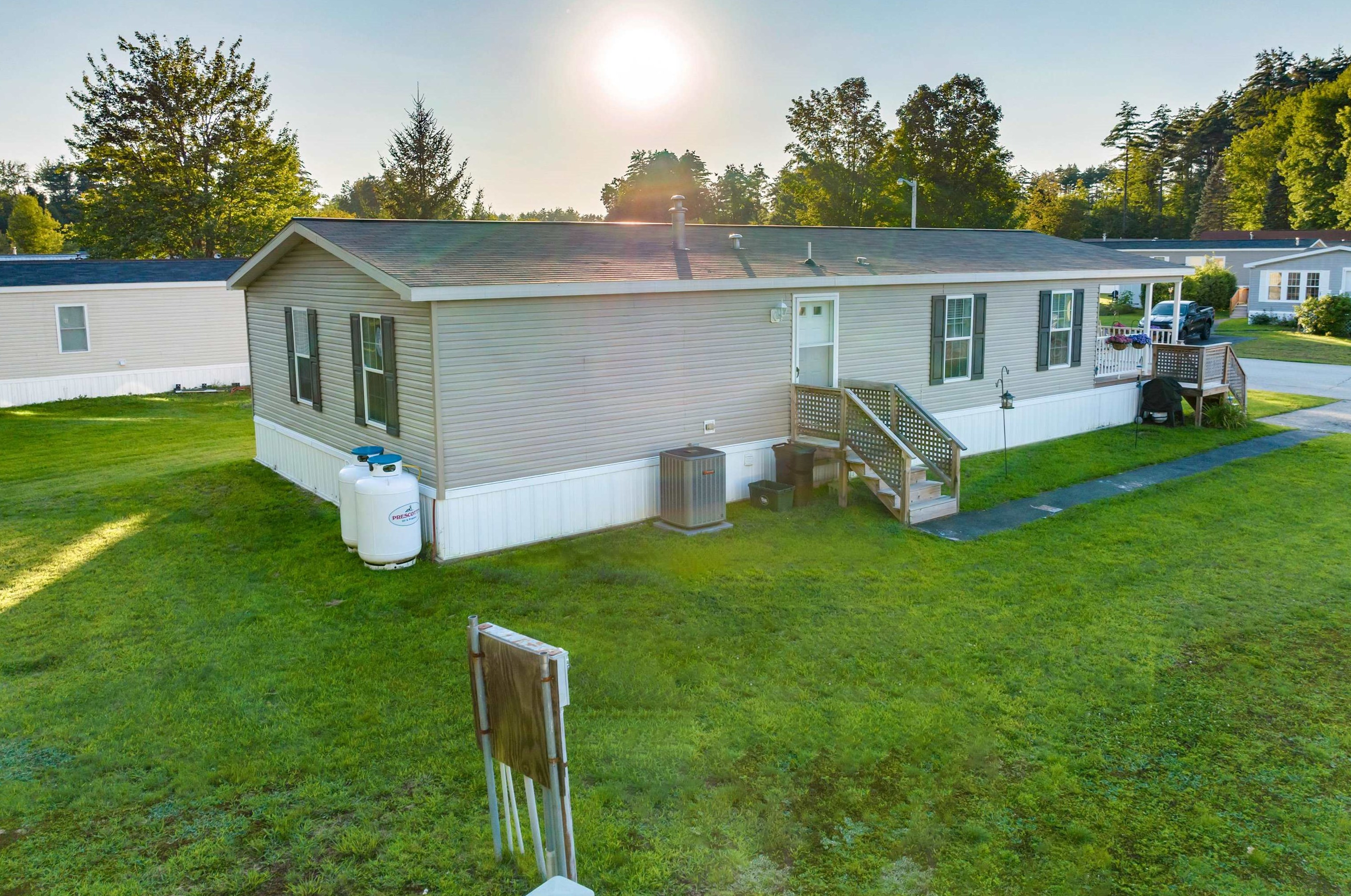 1 Rex Dr, Concord, NH 03303
