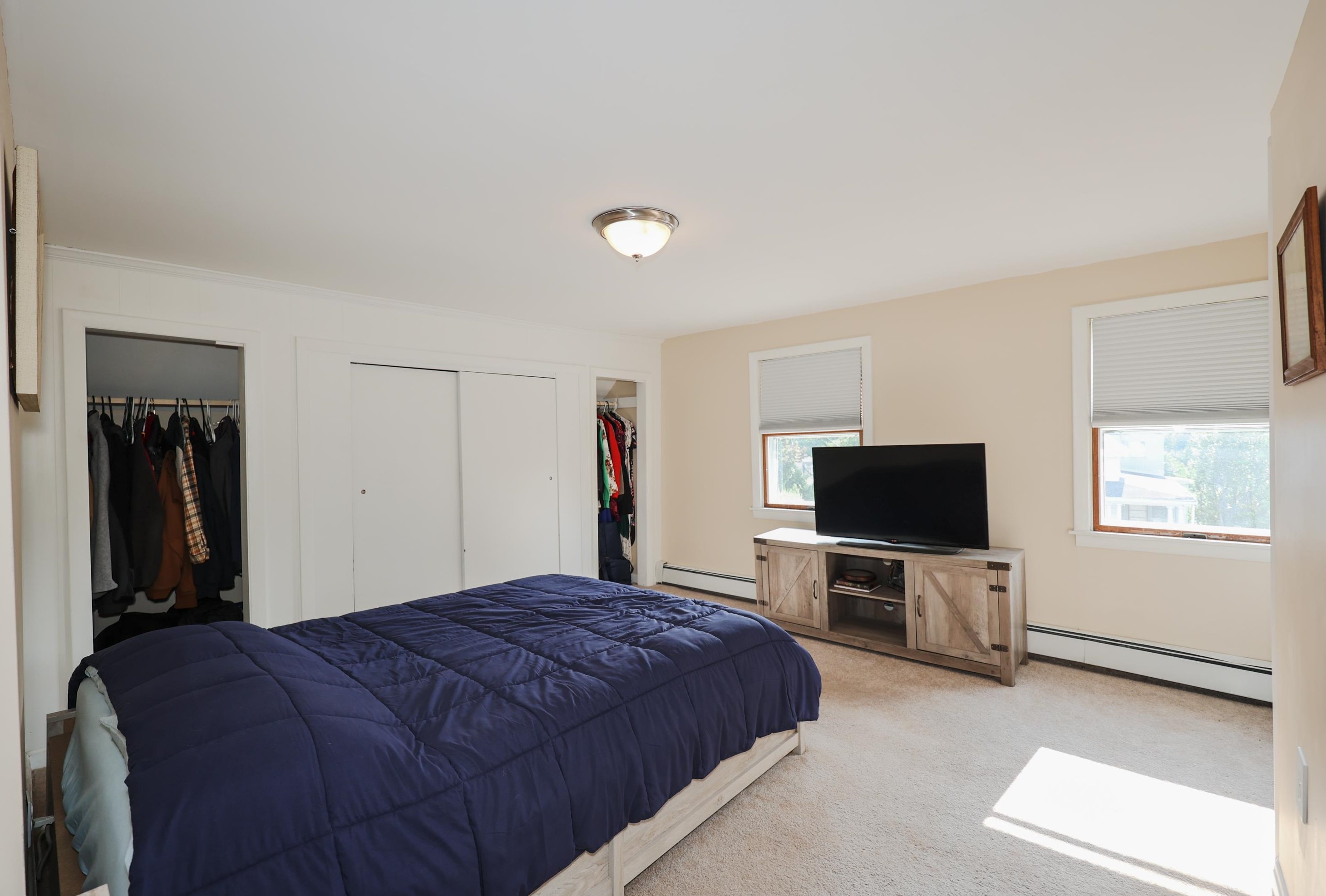 161 Mammoth Rd, Manchester NH  03109-4907 exterior