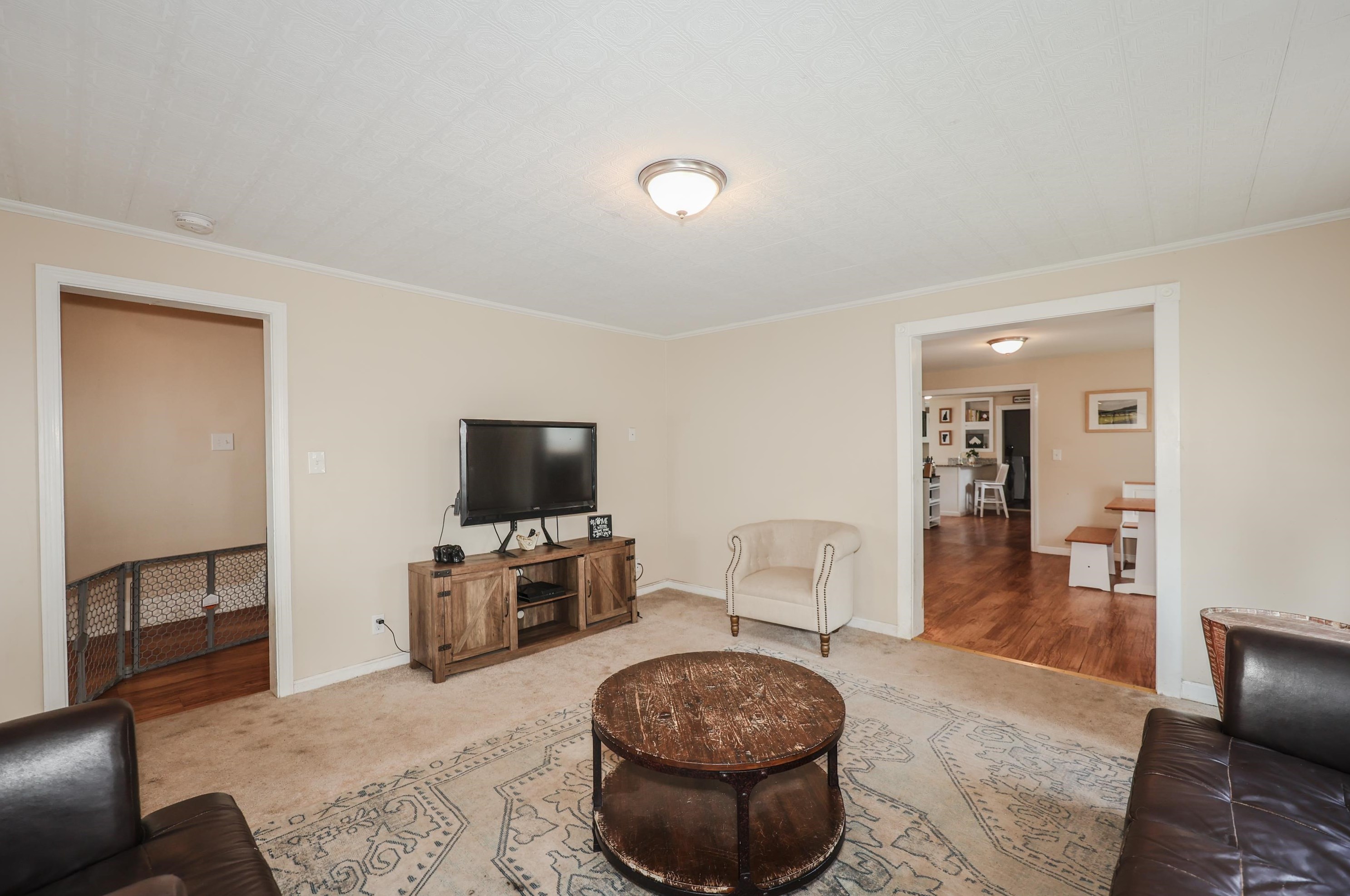 161 Mammoth Rd, Manchester NH  03109-4907 exterior