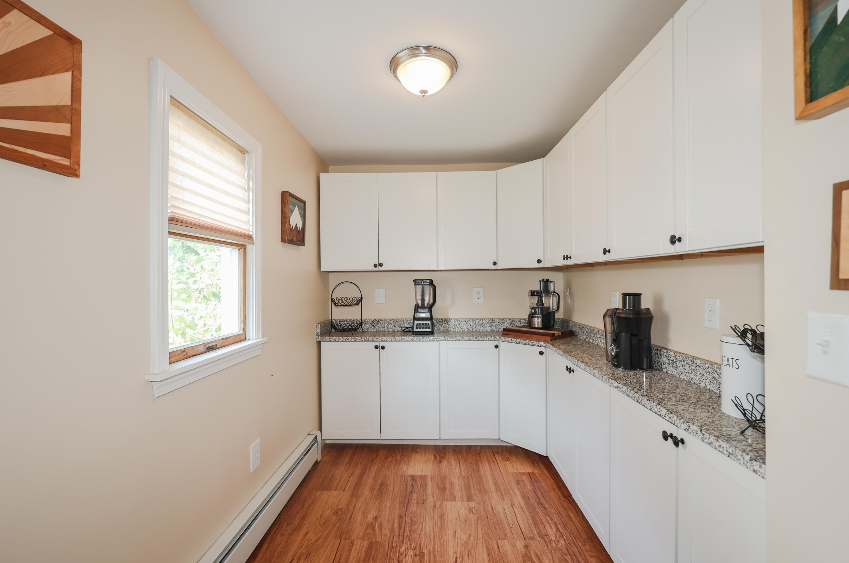 161 Mammoth Rd, Manchester NH  03109-4907 exterior